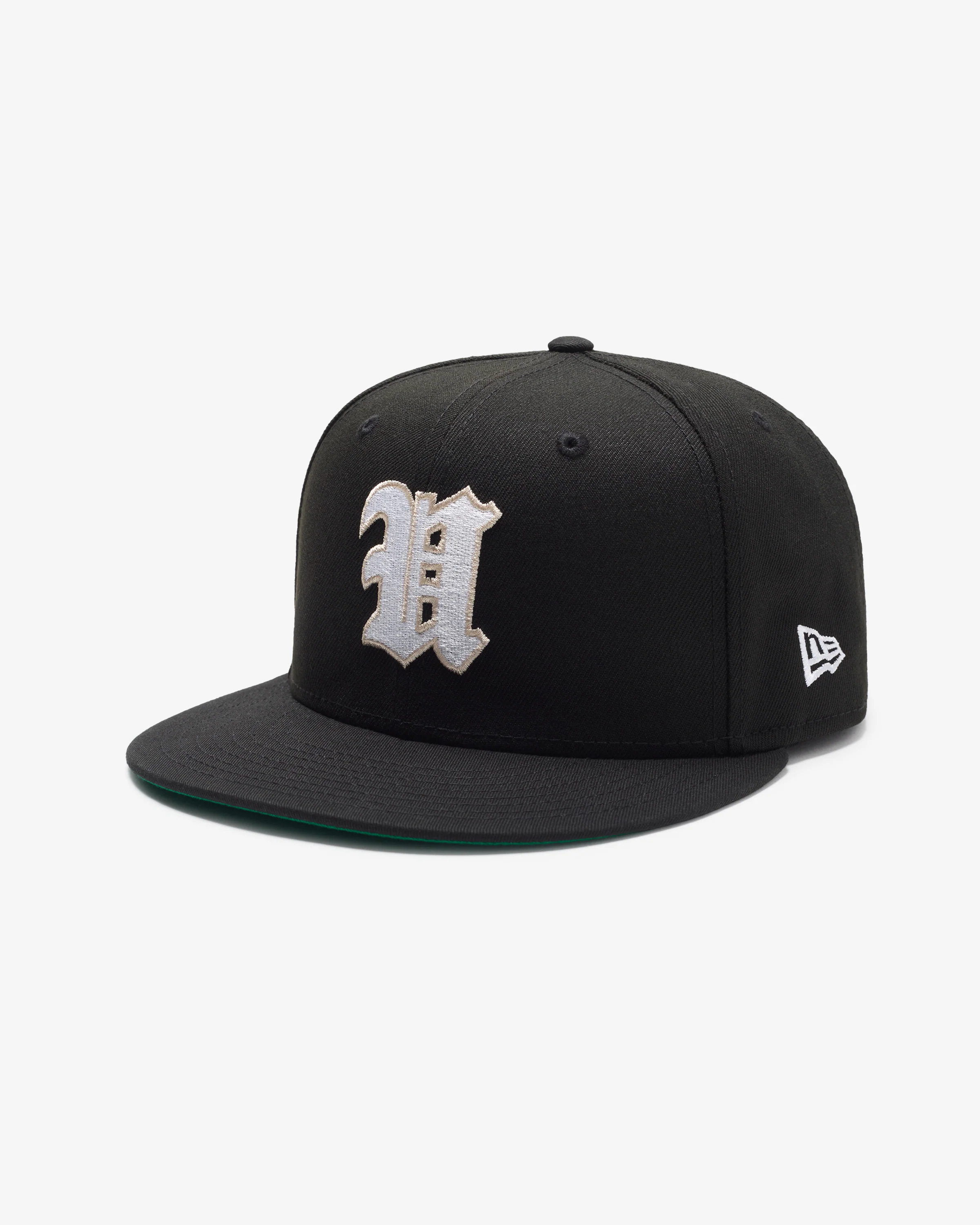 UNDEFEATED X NE BASEBALL FITTED