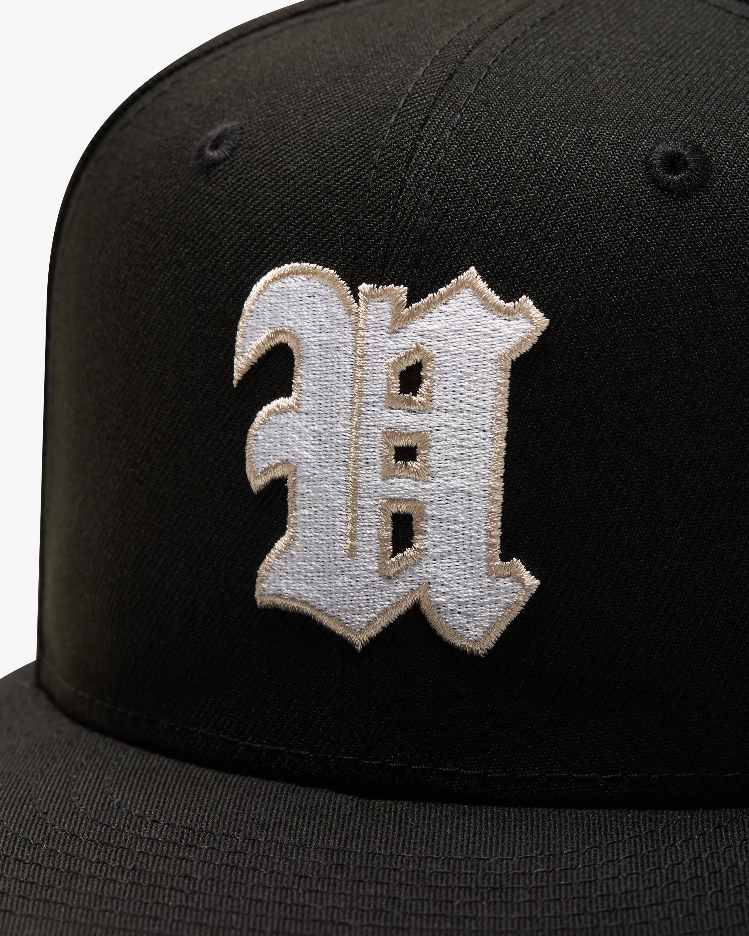 10608-undefeated-x-ne-baseball-fitted-4.webp UNDEFEATED X NE BASEBALL FITTED