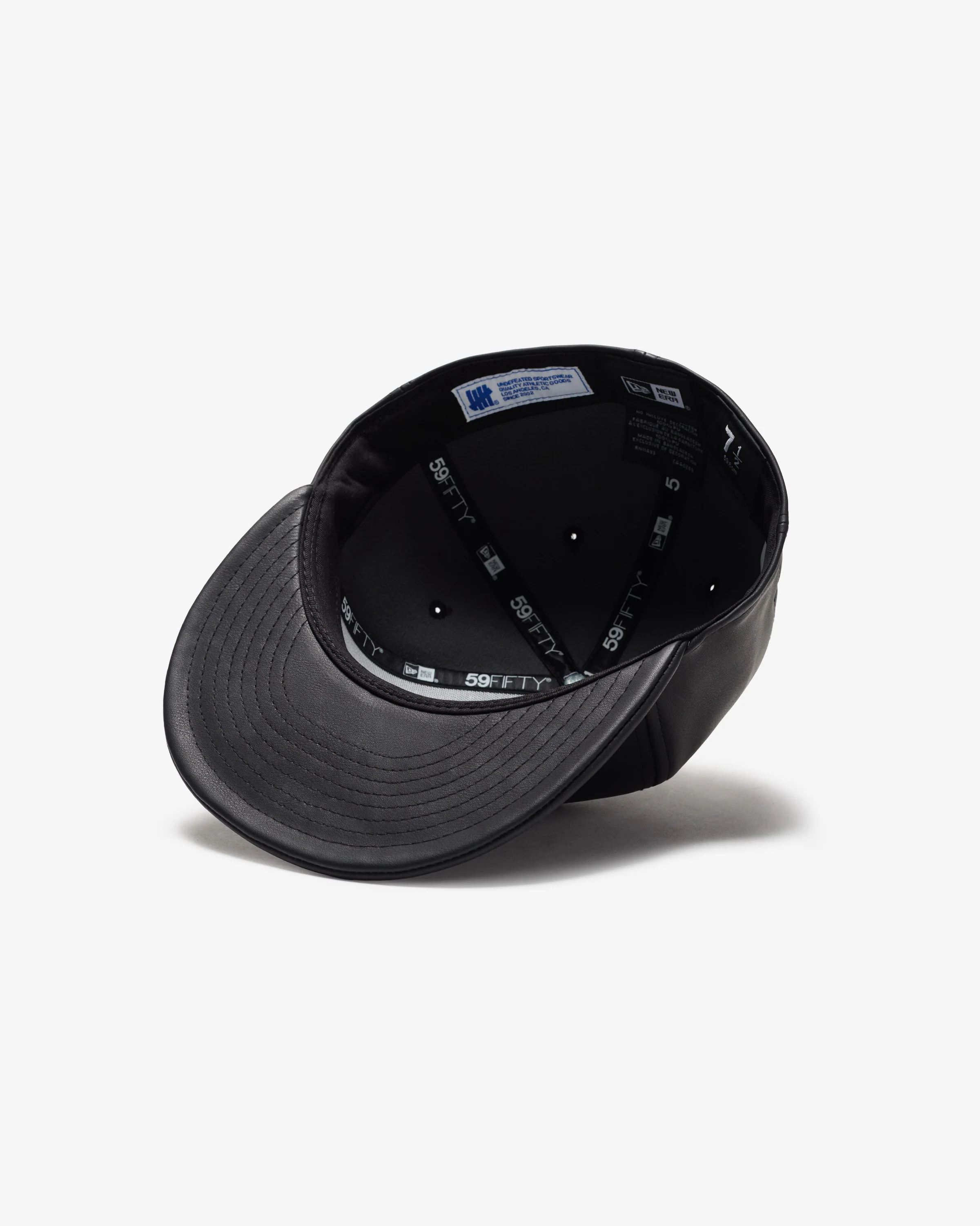 UNDEFEATED X NE LEATHER ICON FITTED - BLACK