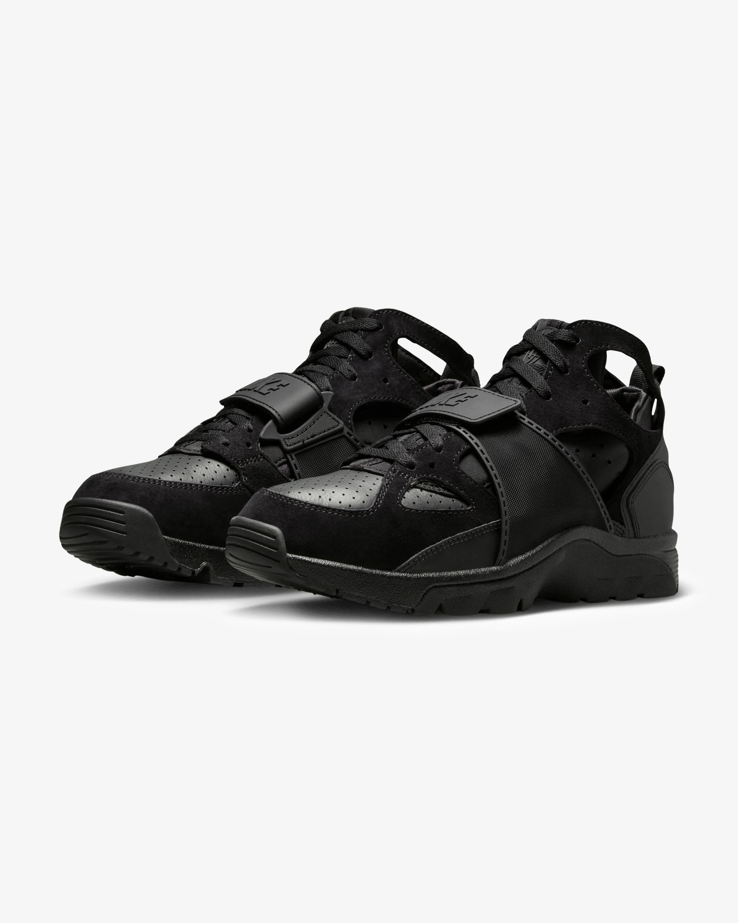 NIKE AIR TRAINER HUARACHE - BLACK