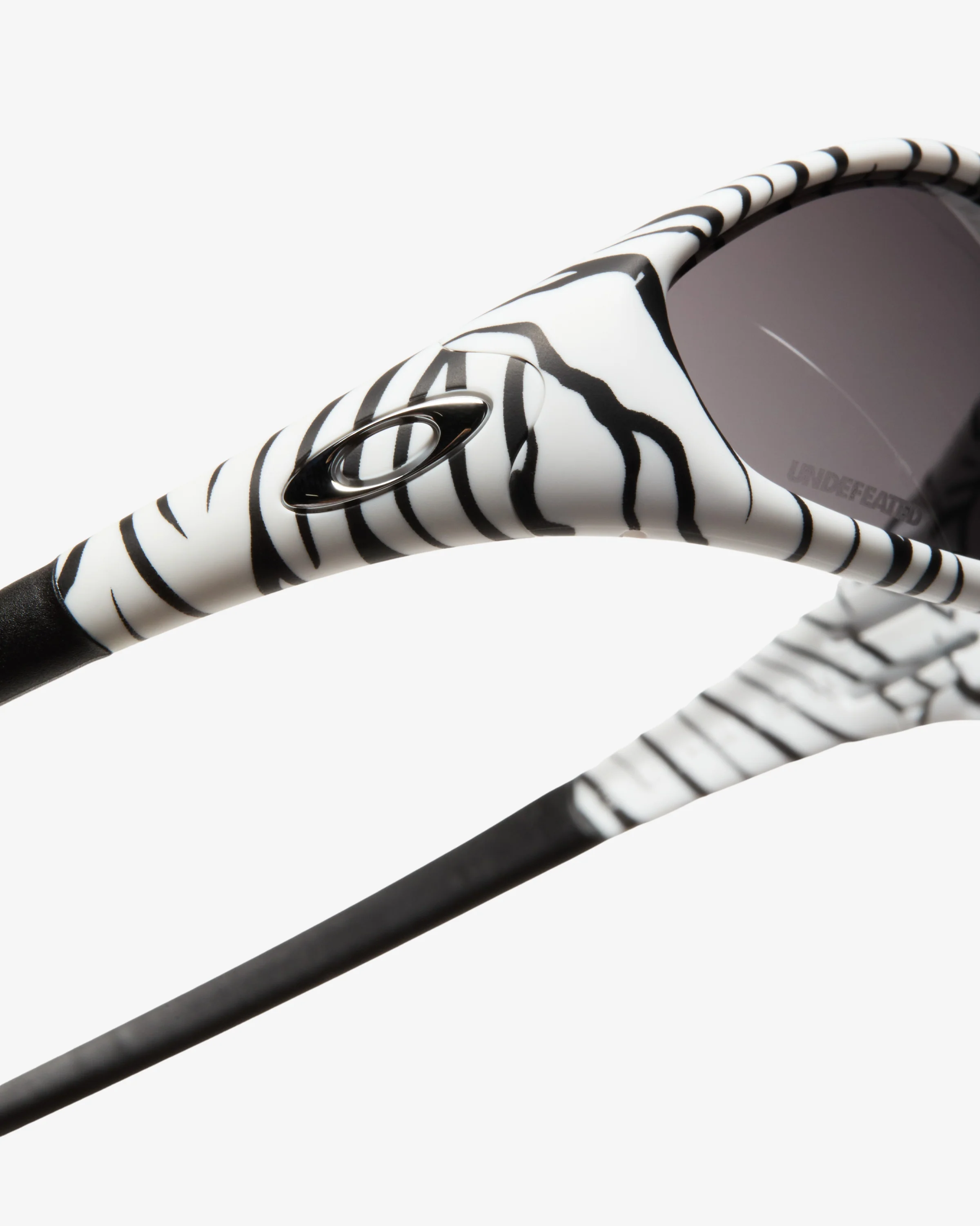 UNDEFEATED X OAKLEY STRAIGHT JACKET 99 - BENGAL