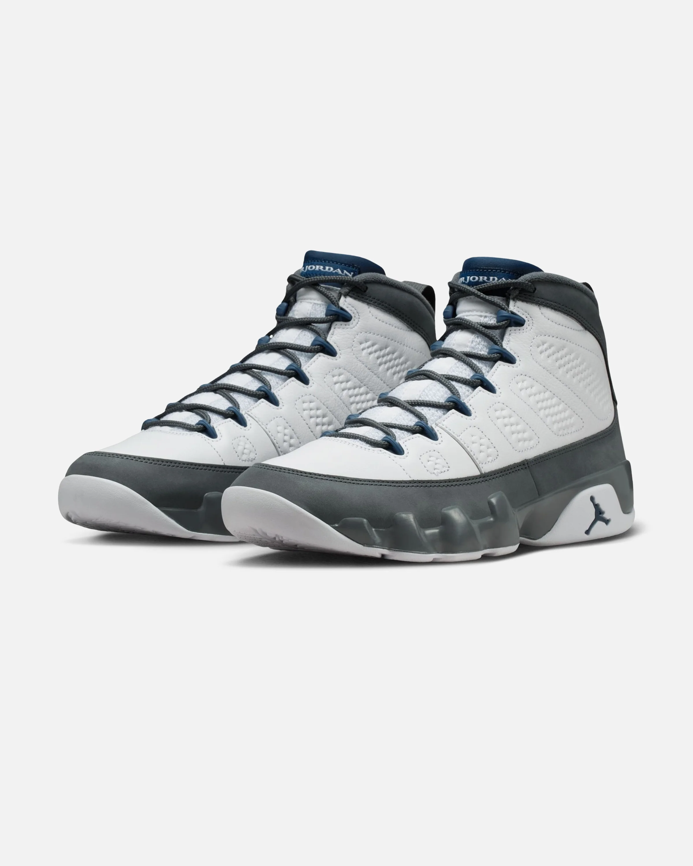 11839-jordan-aj-9-retro-white-french-blue-flint-grey-1.webp JORDAN AJ 9 RETRO - WHITE/ FRENCH BLUE/ FLINT GREY