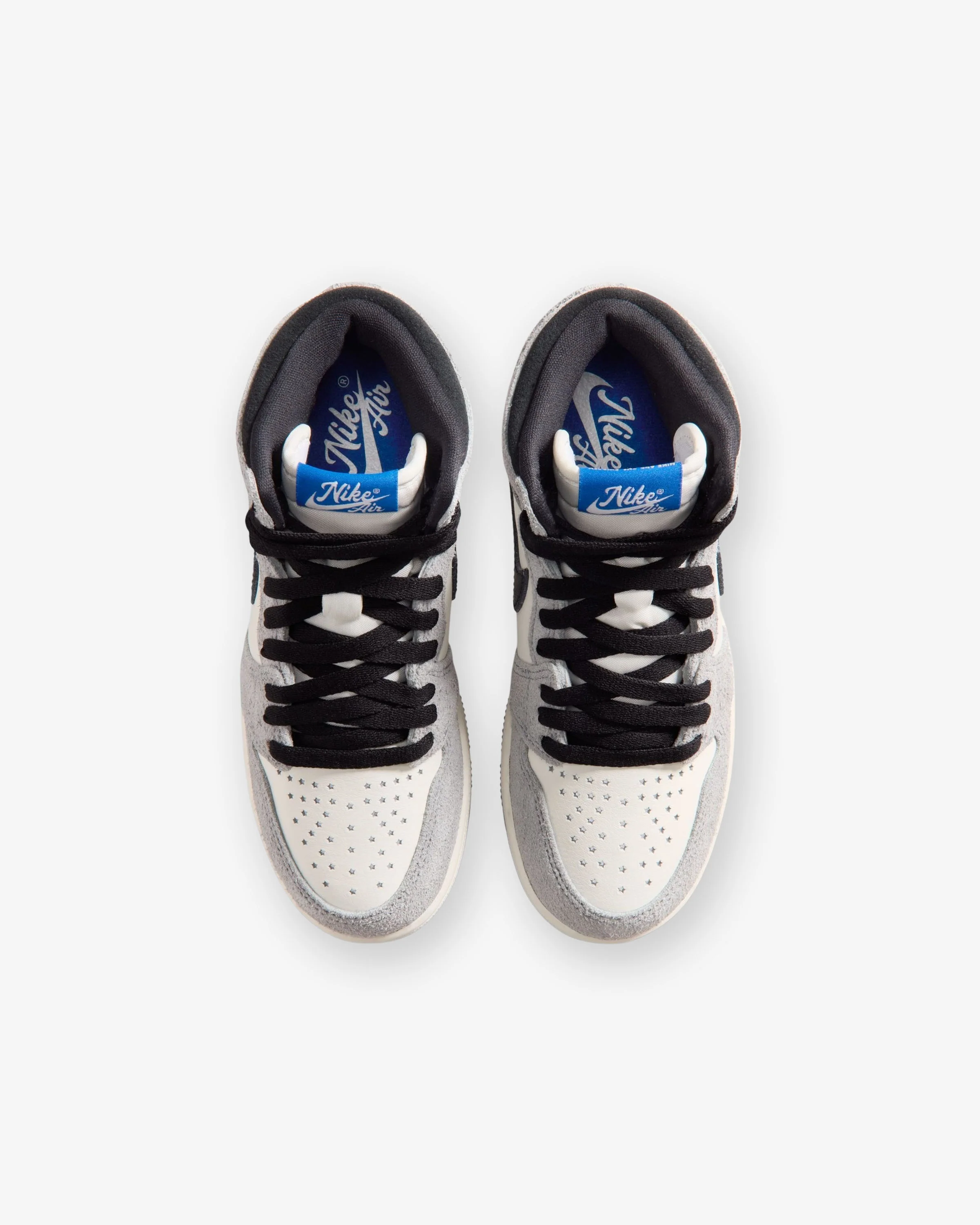 11889-jordan-gs-aj-1-high-og-cool-grey-black-sail-4.webp JORDAN GS AJ 1 HIGH OG - COOL GREY/ BLACK/ SAIL