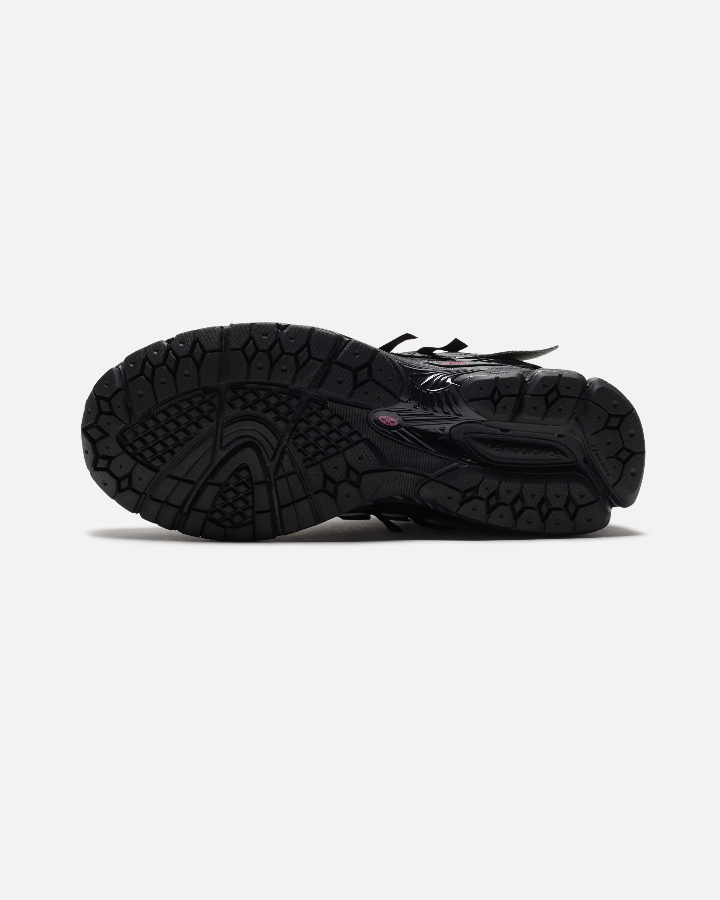 NEW BALANCE 1906 - BLACK/ DRAGONBERRY