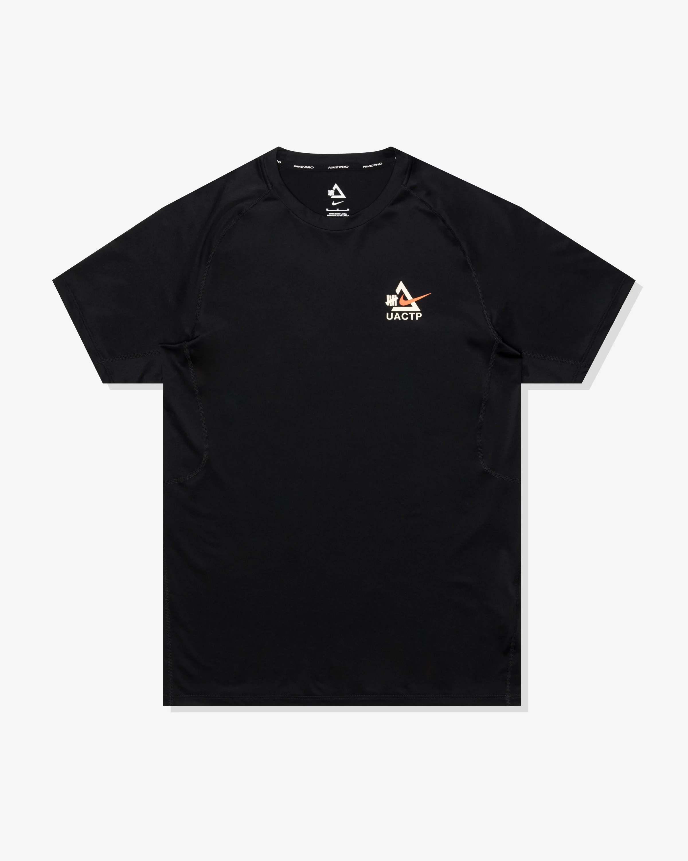 UACTP X NIKE NRG DF SLIM SS TOP - BLACK