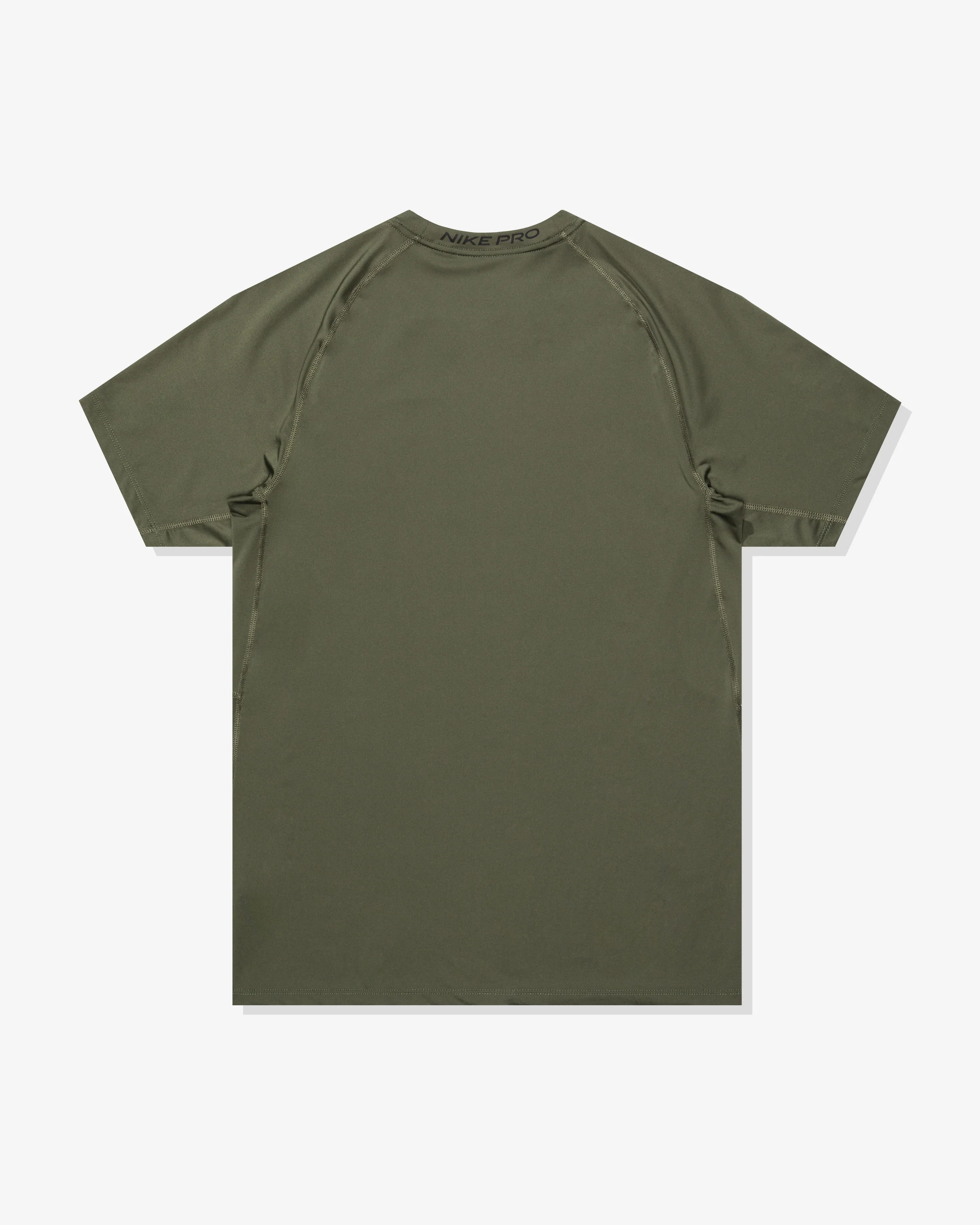 UACTP X NIKE NRG DF SLIM SS TOP - MEDIUM OLIVE