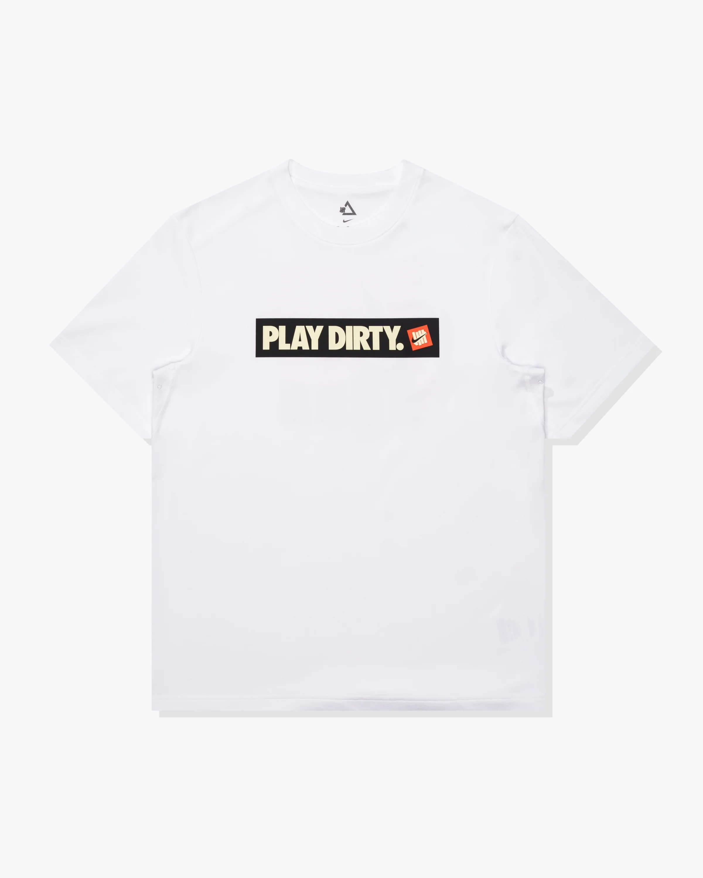 UACTP X NIKE NRG PRIMARY SS TOP - WHITE