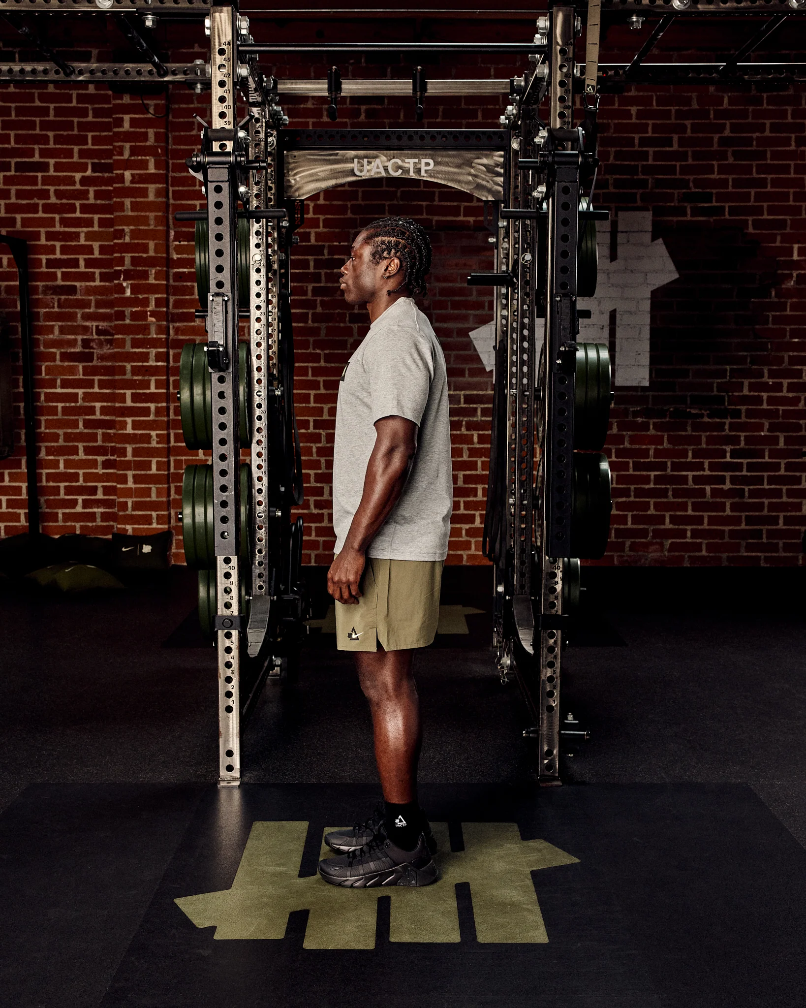 UACTP X NIKE NRG UNLMTD 5IN SHORT - MEDIUM OLIVE
