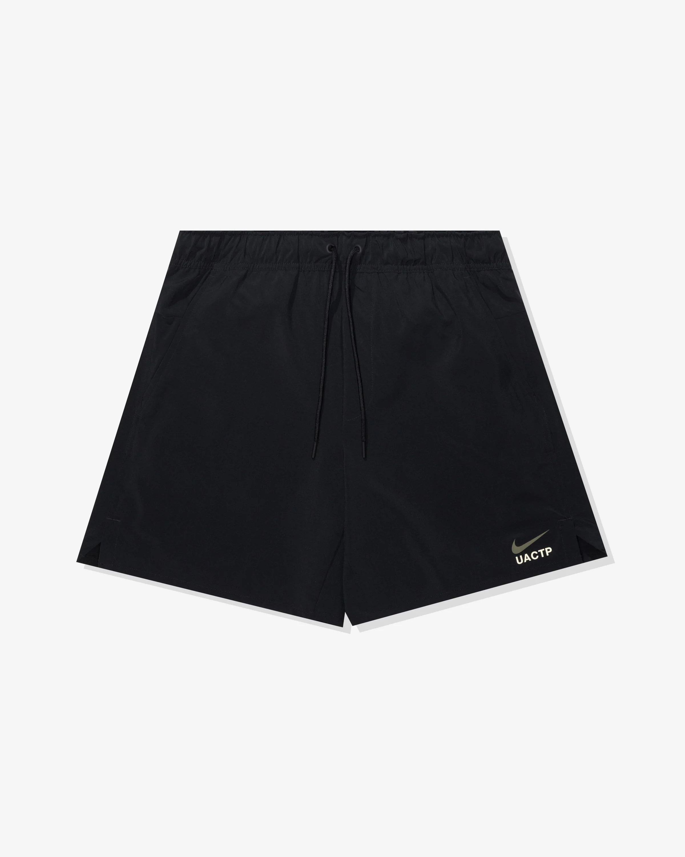 UACTP X NIKE NRG UNLMTD 7IN SHORT - BLACK