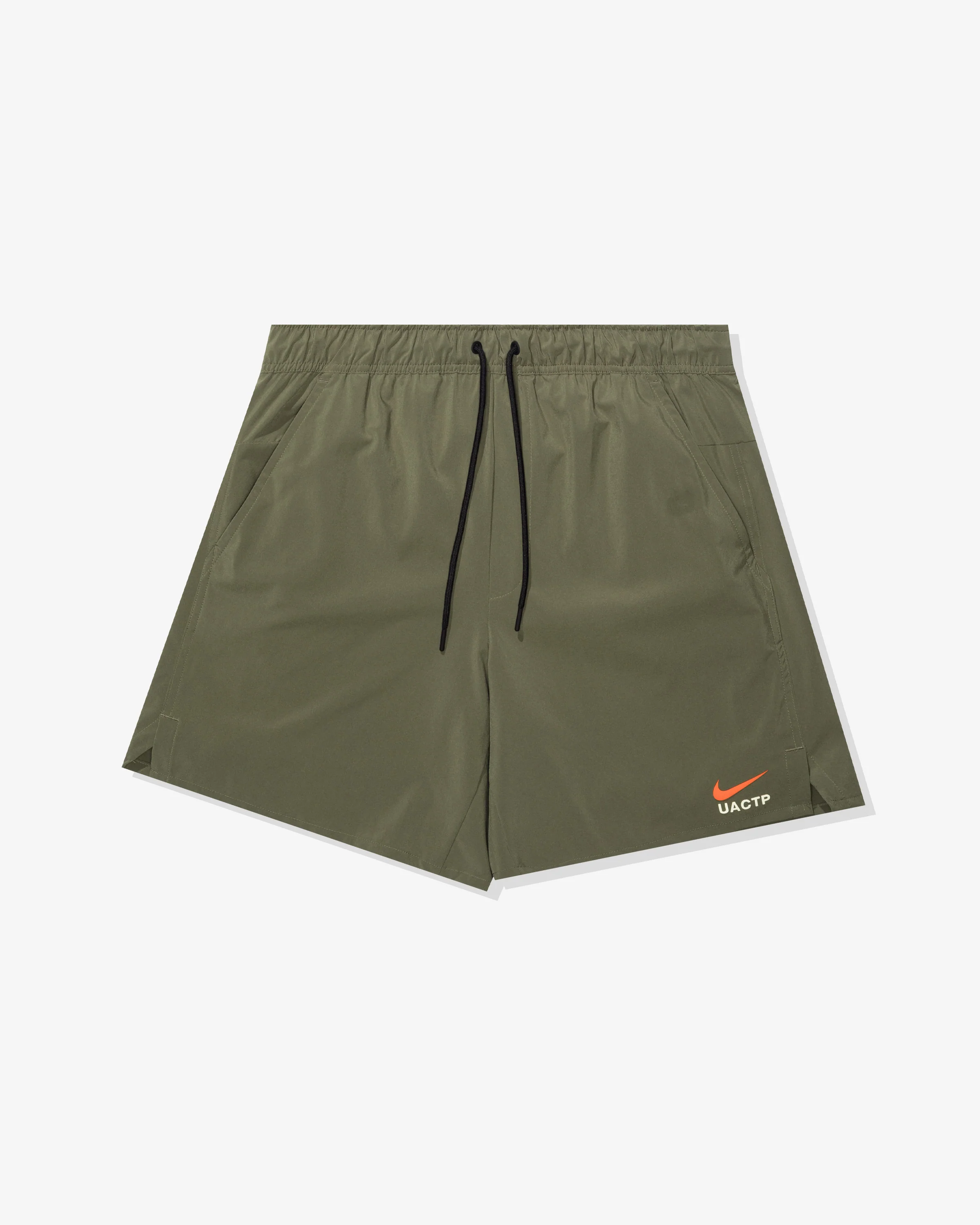 UACTP X NIKE NRG UNLMTD 7IN SHORT - MEDIUM OLIVE