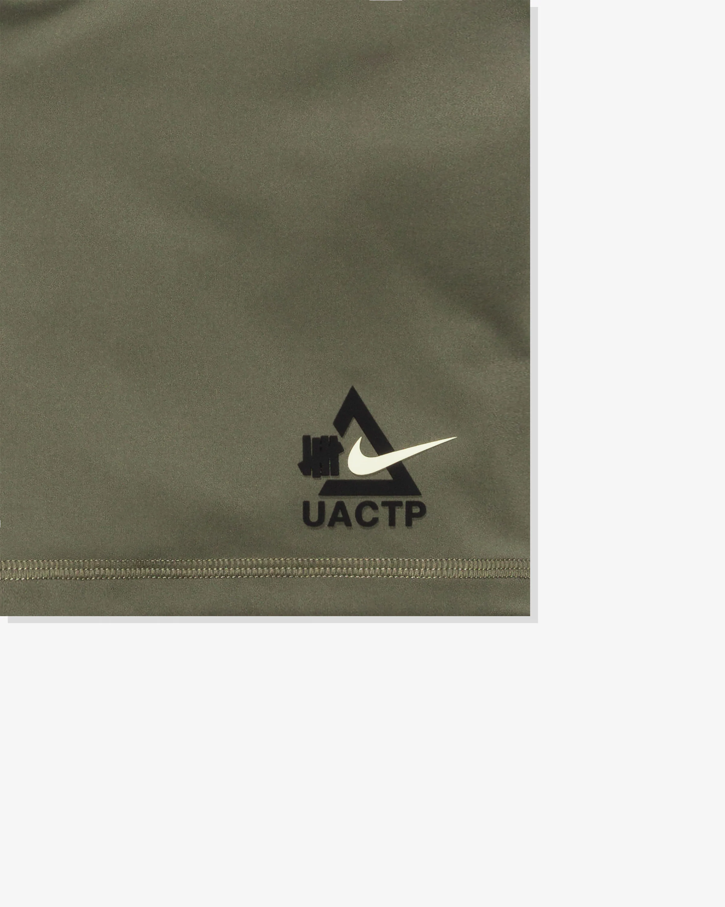 UACTP X NIKE WMNS NRG 365 3IN SHORT - MEDIUM OLIVE
