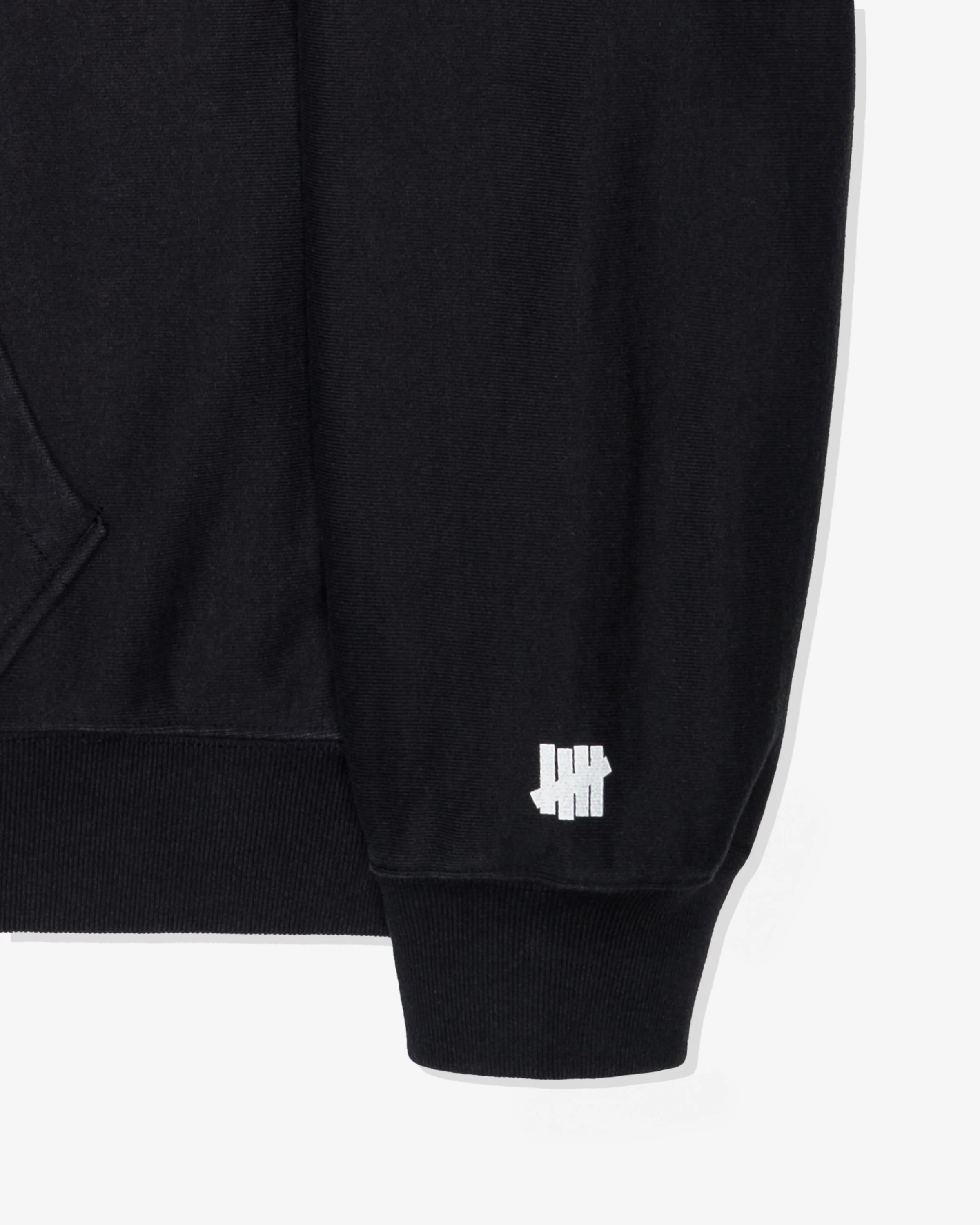 UNDEFEATED BLOCK LOGO PULLOVER HOOD