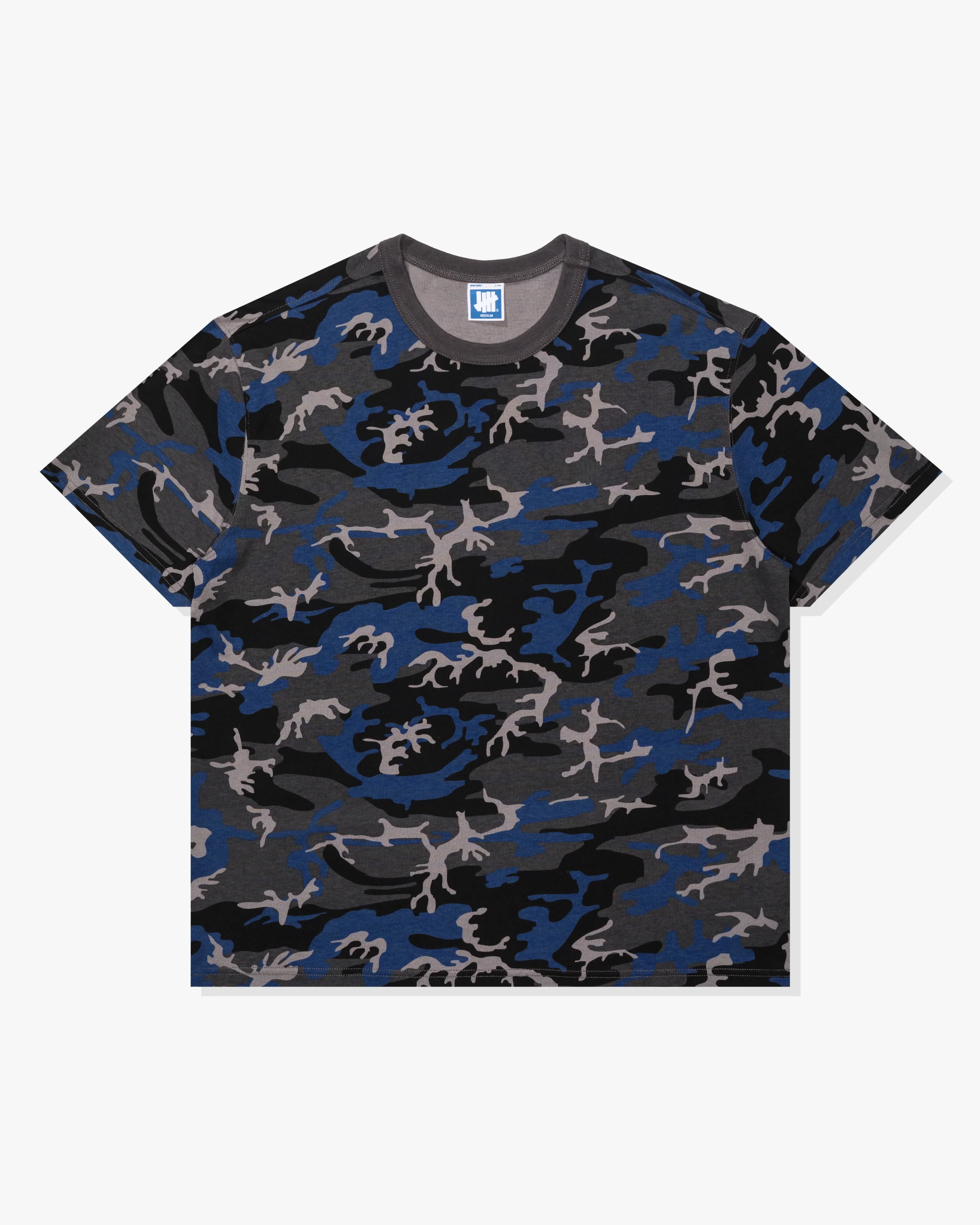 13102-undefeated-camo-s-s-tee-1.webp UNDEFEATED CAMO S/S TEE