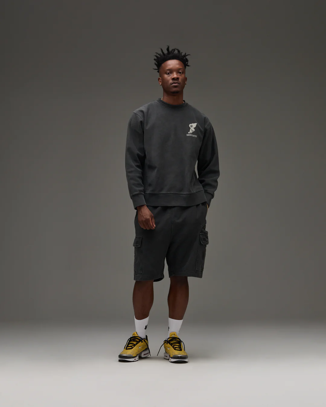 UNDEFEATED CARGO SWEATSHORT