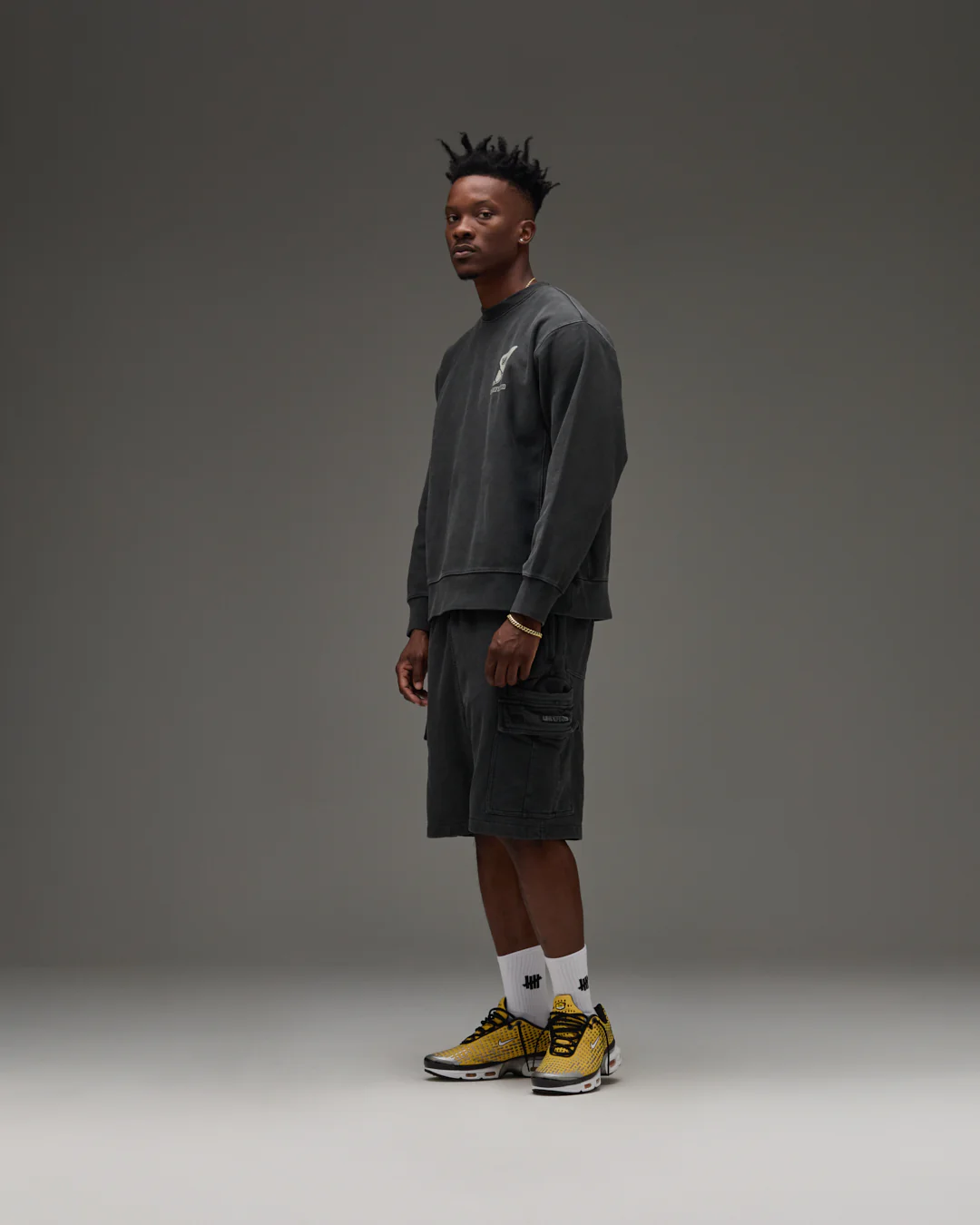 UNDEFEATED CARGO SWEATSHORT