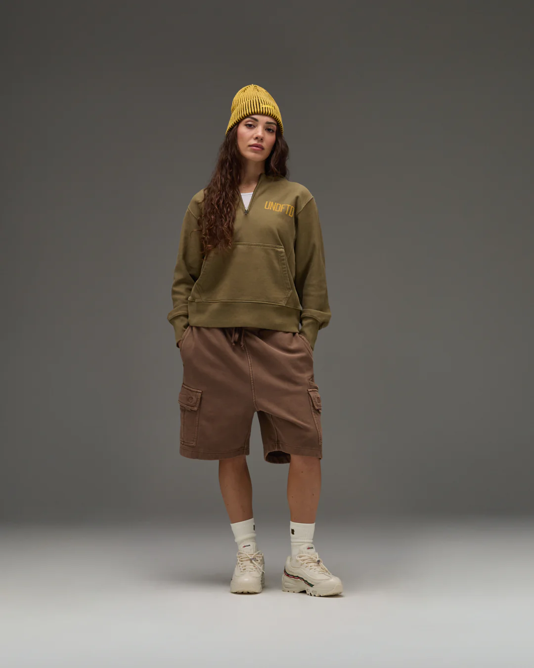 UNDEFEATED CARGO SWEATSHORT
