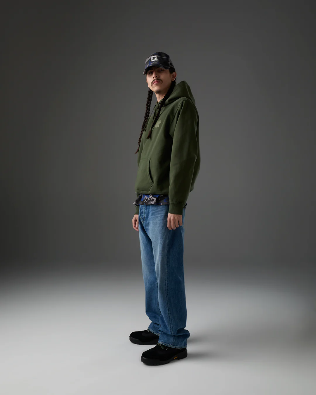 UNDEFEATED CLASSIC ICON PULLOVER HOOD