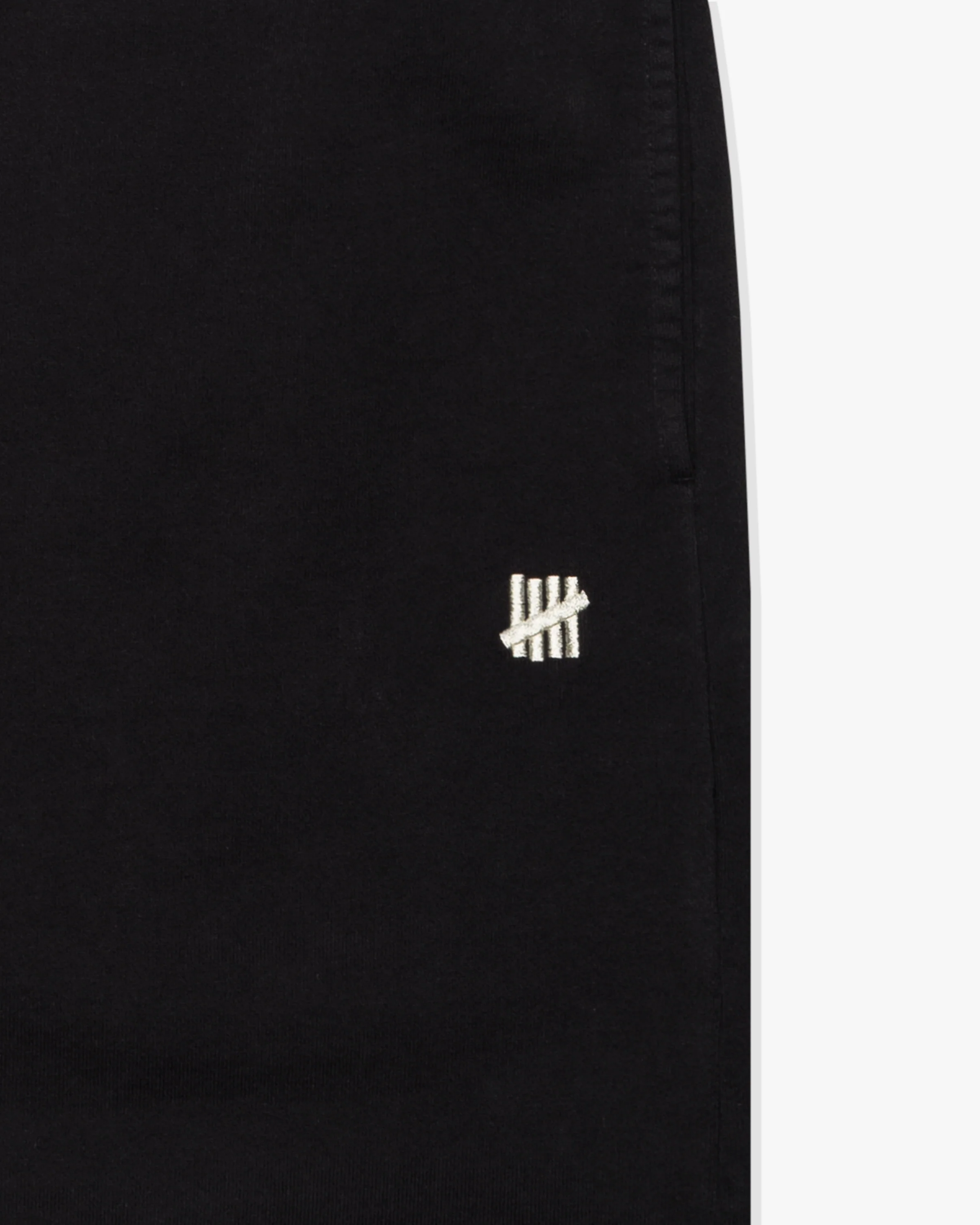 13599-undefeated-icon-sweatshort-5.webp UNDEFEATED ICON SWEATSHORT