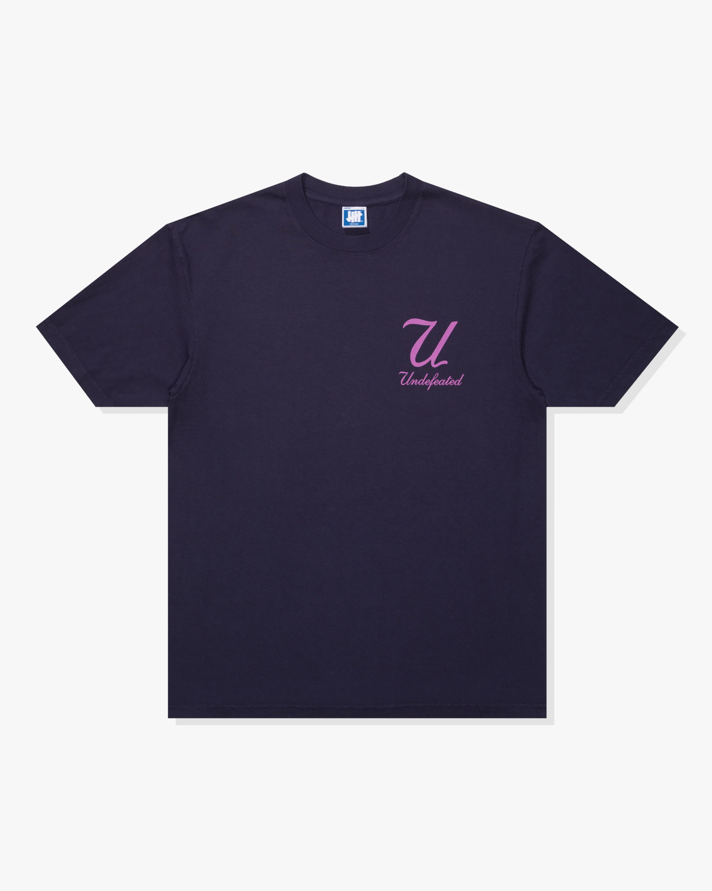 UNDEFEATED SCRIPT S/S TEE