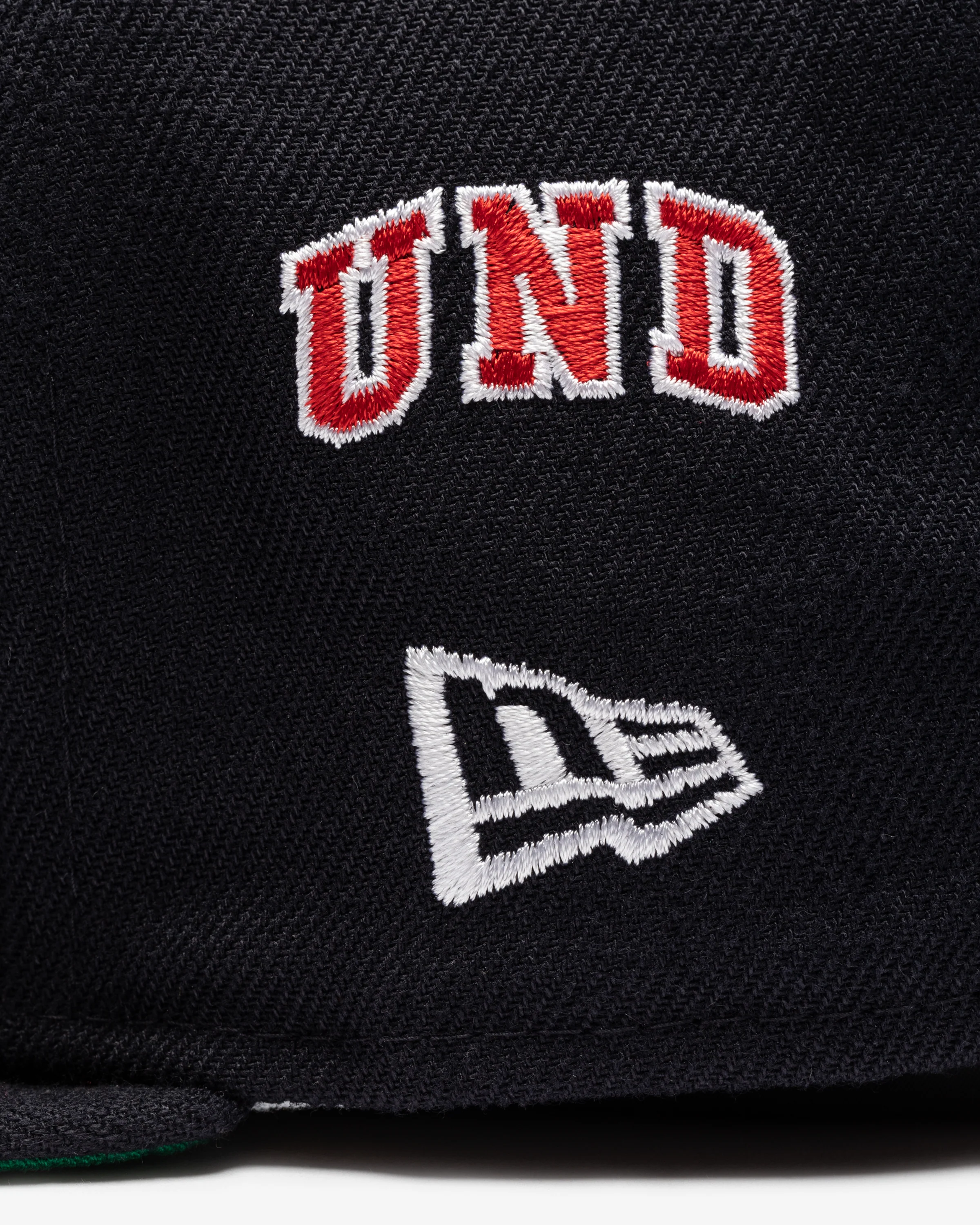 1808-undefeated-x-ne-x-mlb-fitted-boston-red-sox-4.webp UNDEFEATED X NE X MLB FITTED - BOSTON RED SOX