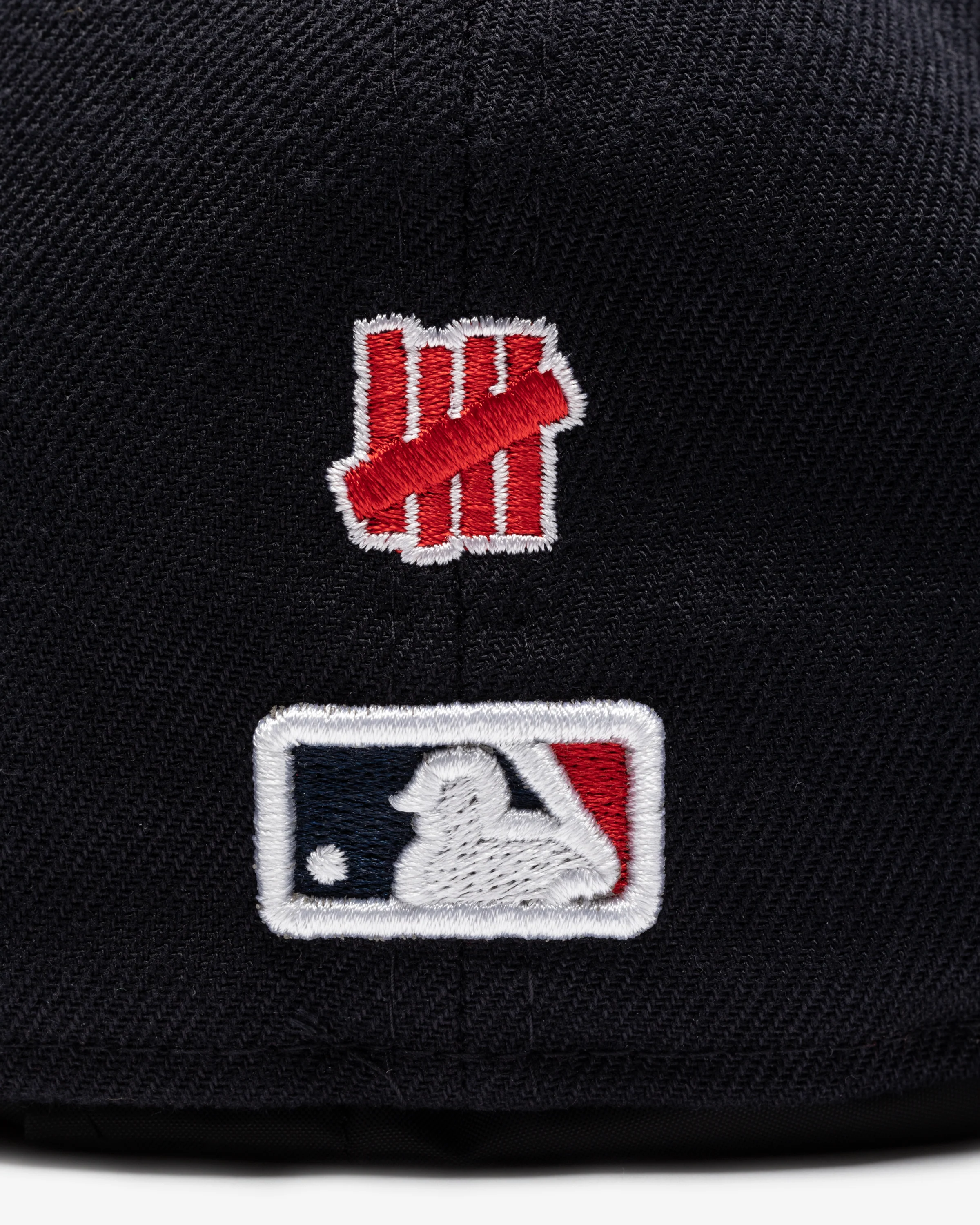1808-undefeated-x-ne-x-mlb-fitted-boston-red-sox-5.webp UNDEFEATED X NE X MLB FITTED - BOSTON RED SOX