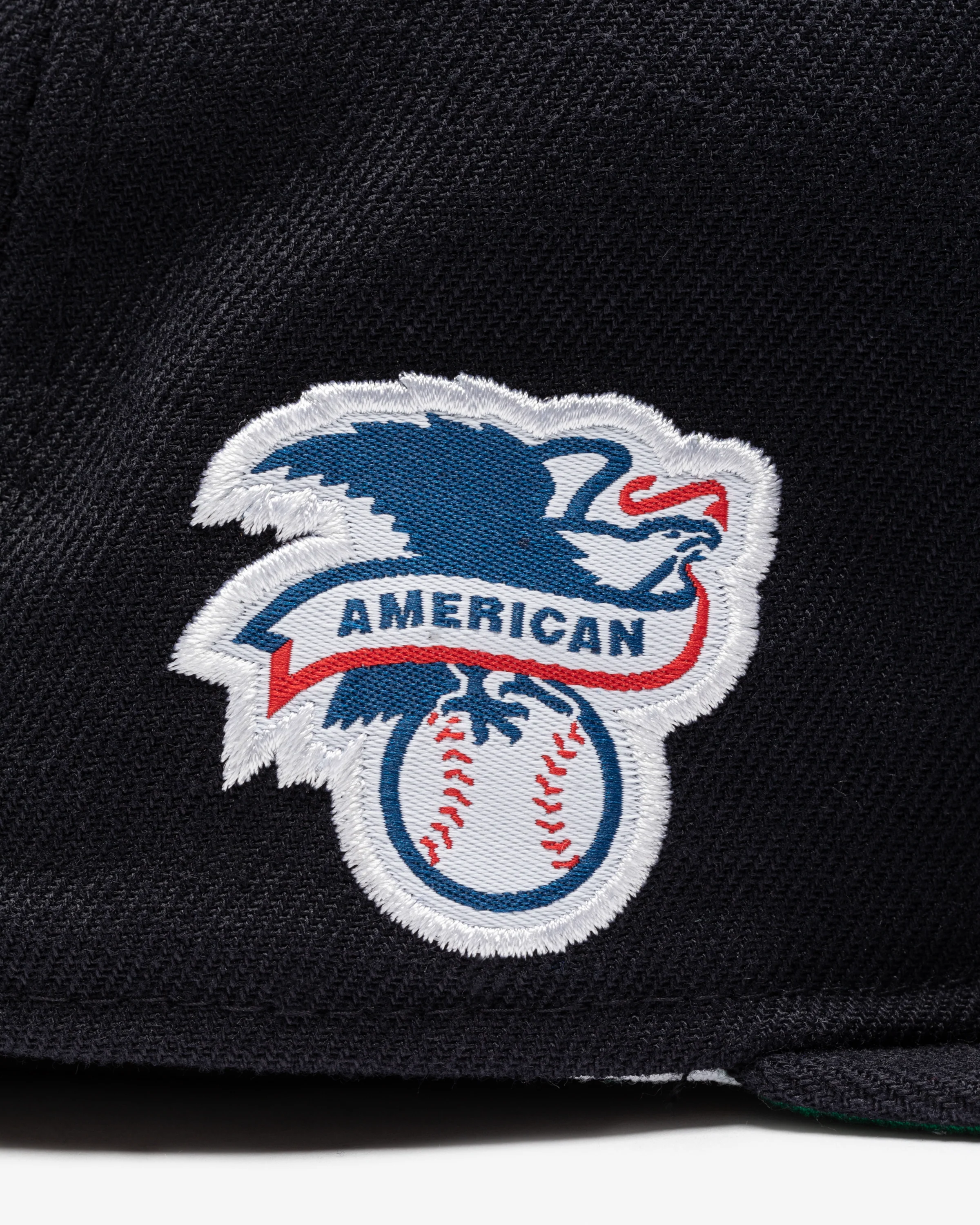 1808-undefeated-x-ne-x-mlb-fitted-boston-red-sox-6.webp UNDEFEATED X NE X MLB FITTED - BOSTON RED SOX