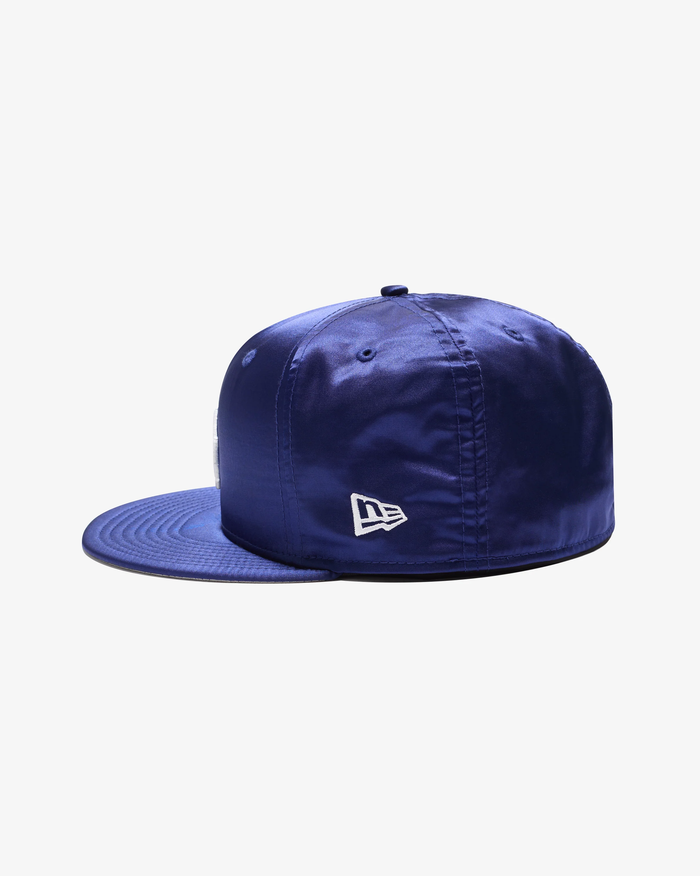 1908-undefeated-x-new-era-dodgers-satin-59fifty-fitted-royal-5.webp UNDEFEATED X NEW ERA DODGERS SATIN 59FIFTY FITTED - ROYAL