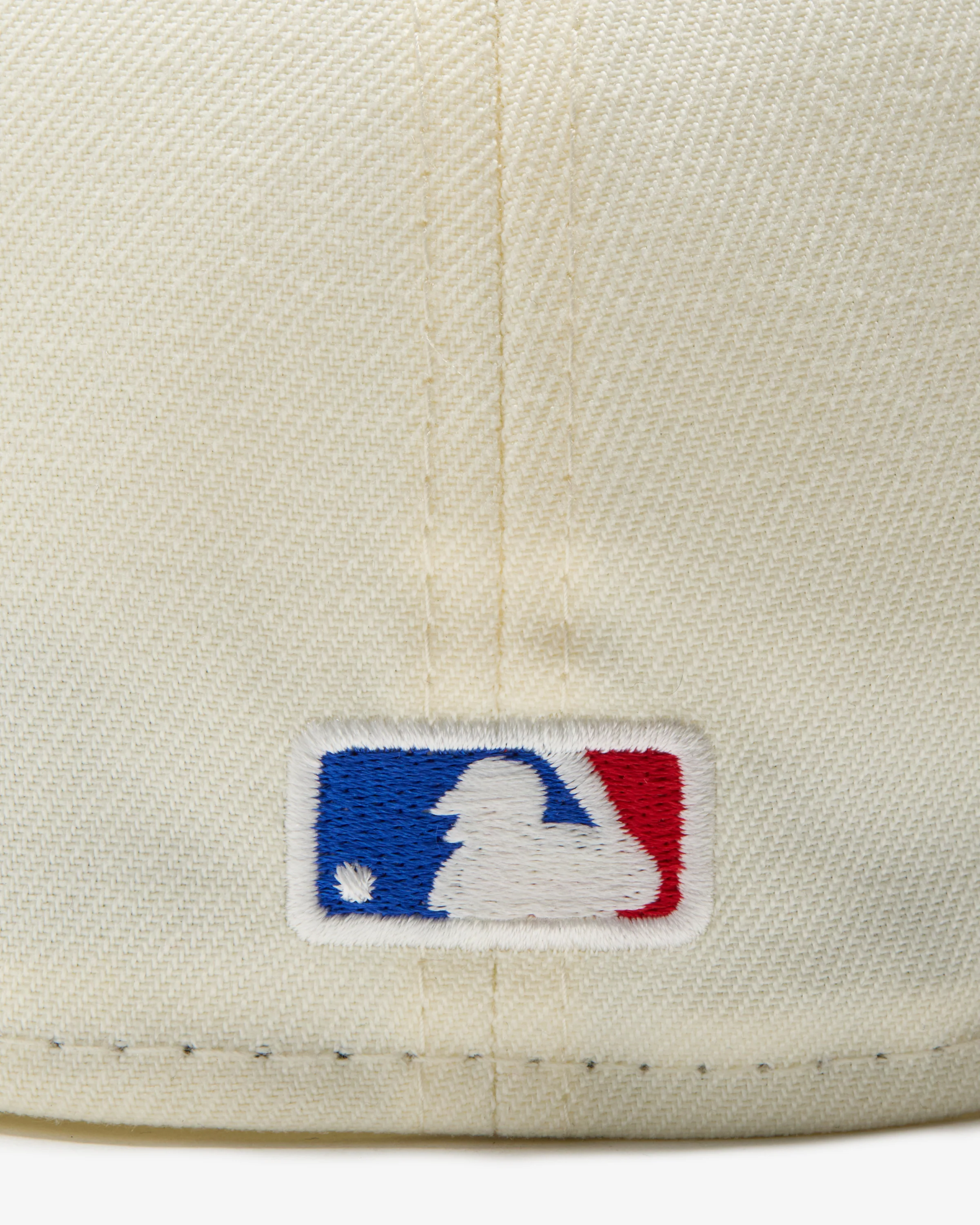 2516-undefeated-x-ne-x-dodgers-los-angeles-fitted-chrome-8.webp UNDEFEATED X NE X DODGERS LOS ANGELES FITTED - CHROME