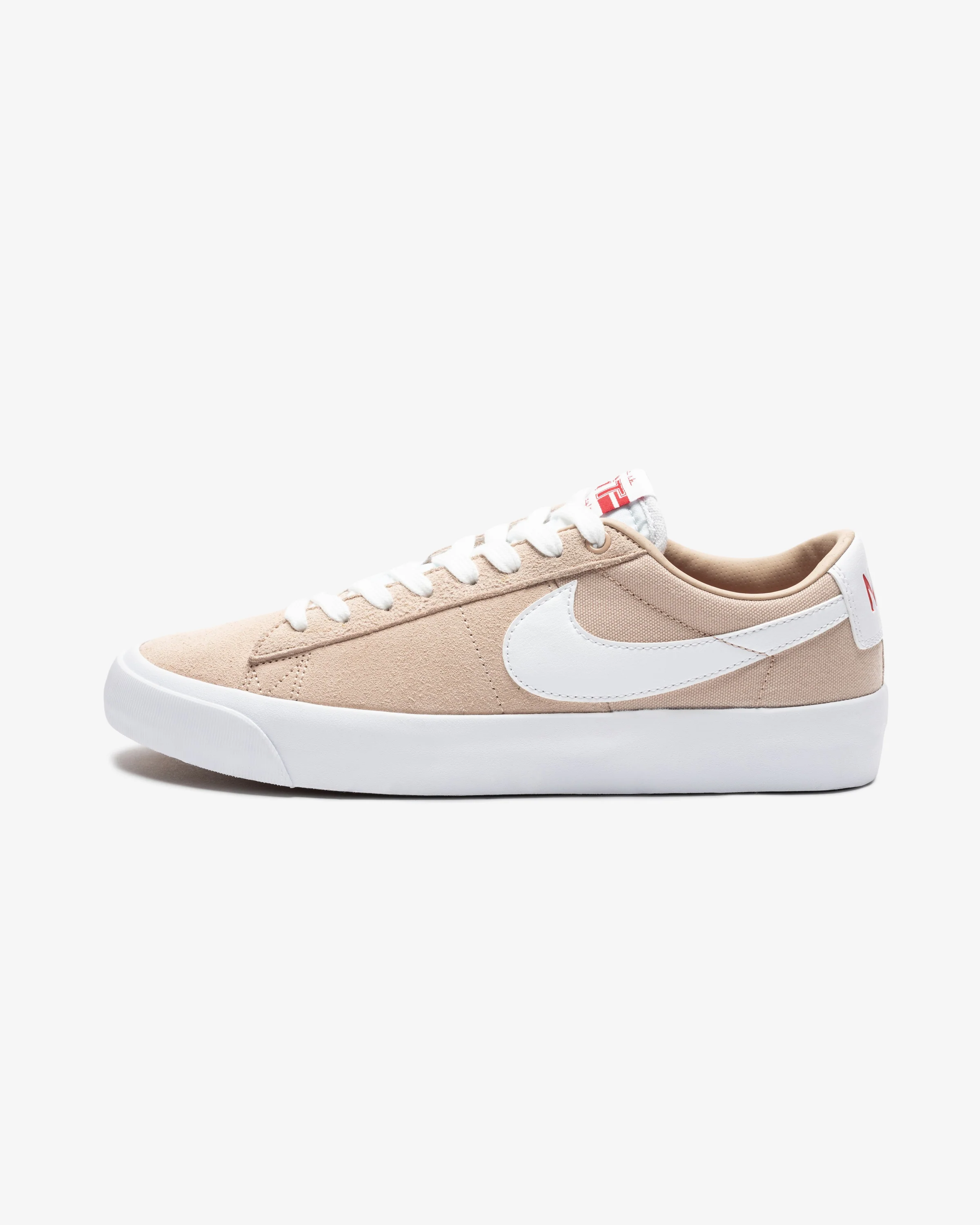 NIKE SB ZOOM BLAZER LOW PRO GT - BIOBEIGE/ WHITE/ GYMRED