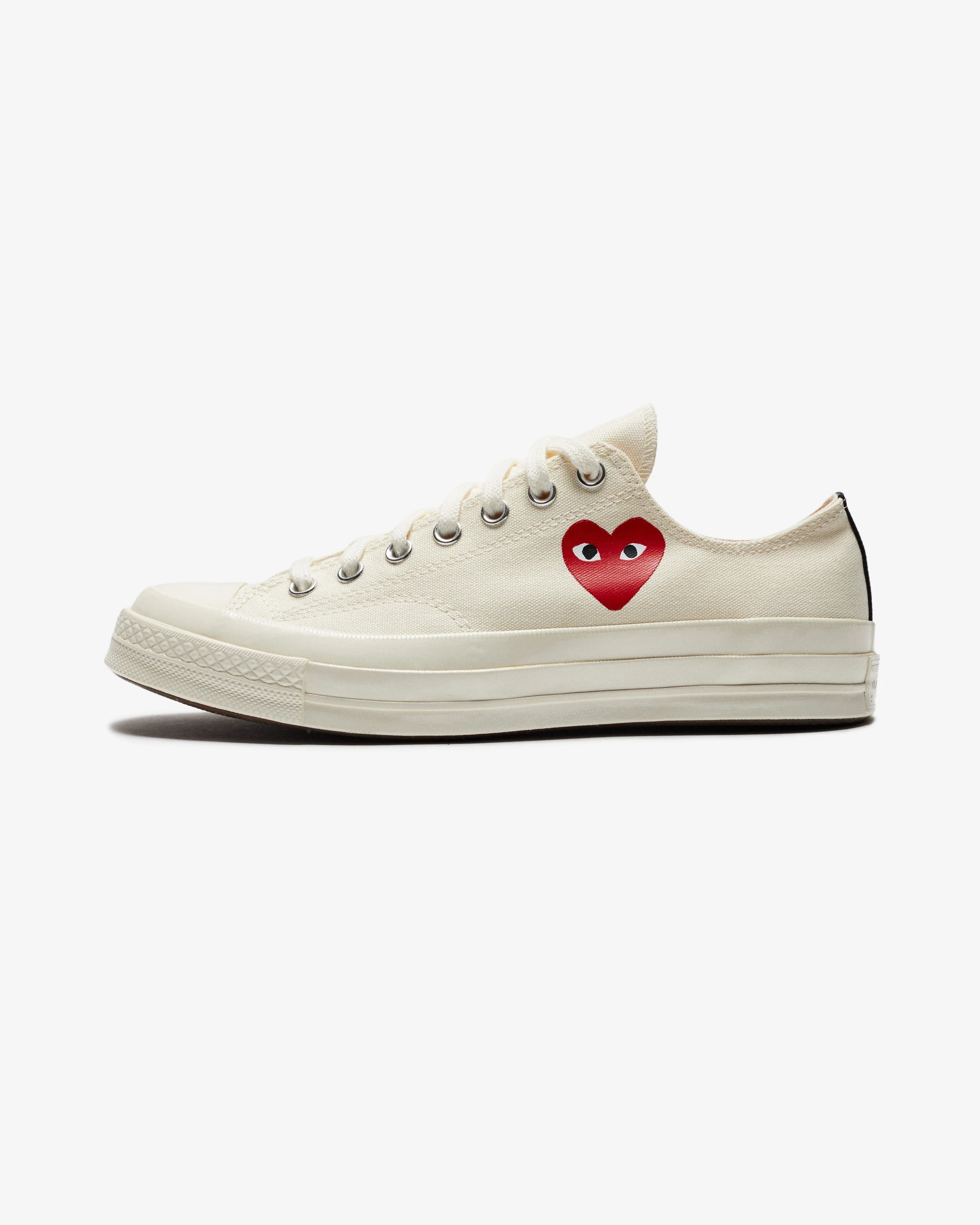 4037-converse-x-cdg-single-heart-chuck-70-ox-milk-black-2.webp CONVERSE X CDG SINGLE HEART CHUCK 70 OX - MILK/ BLACK