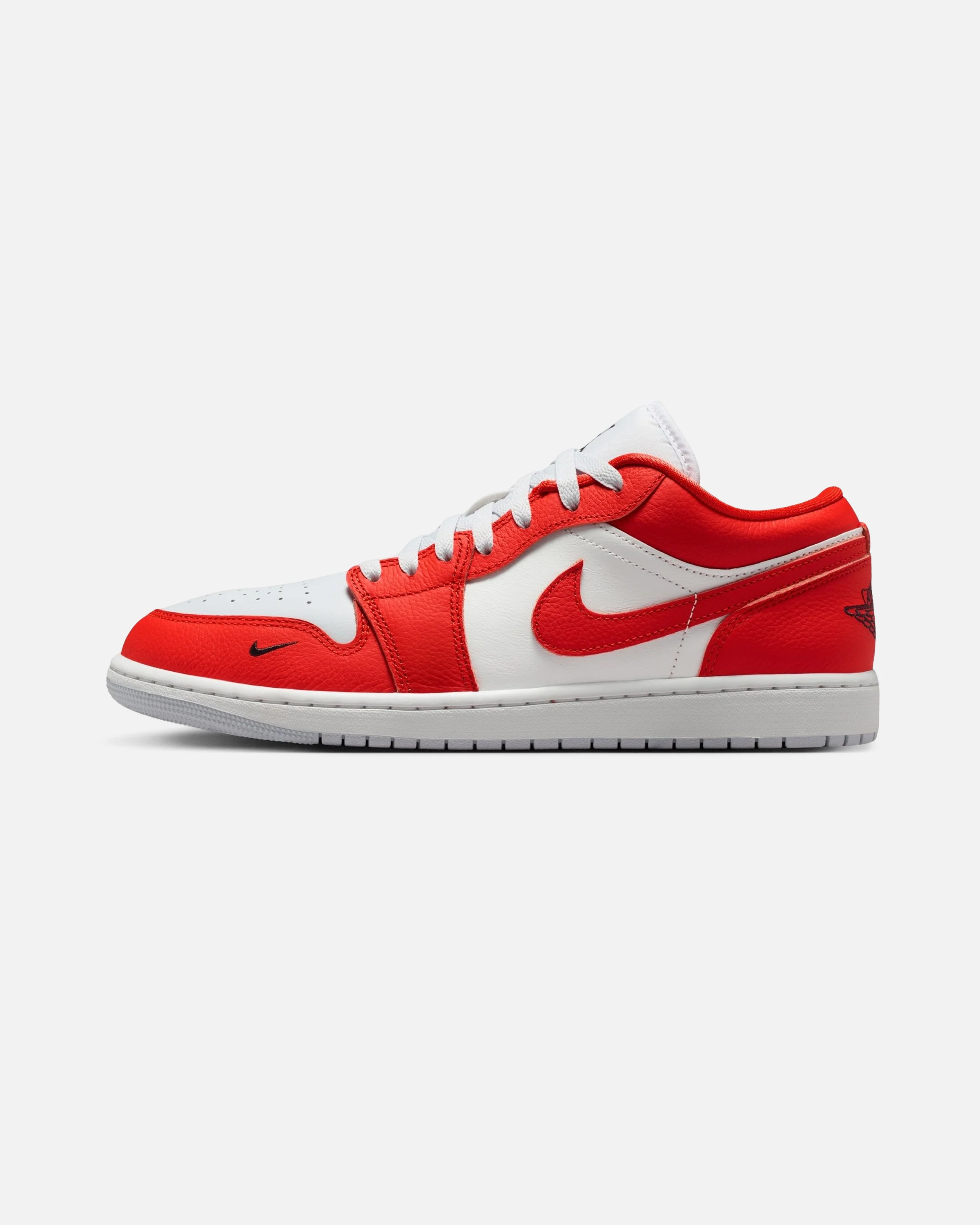 4091-jordan-aj-1-low-se-chile-red-black-2.webp JORDAN AJ 1 LOW SE - CHILE RED/ BLACK