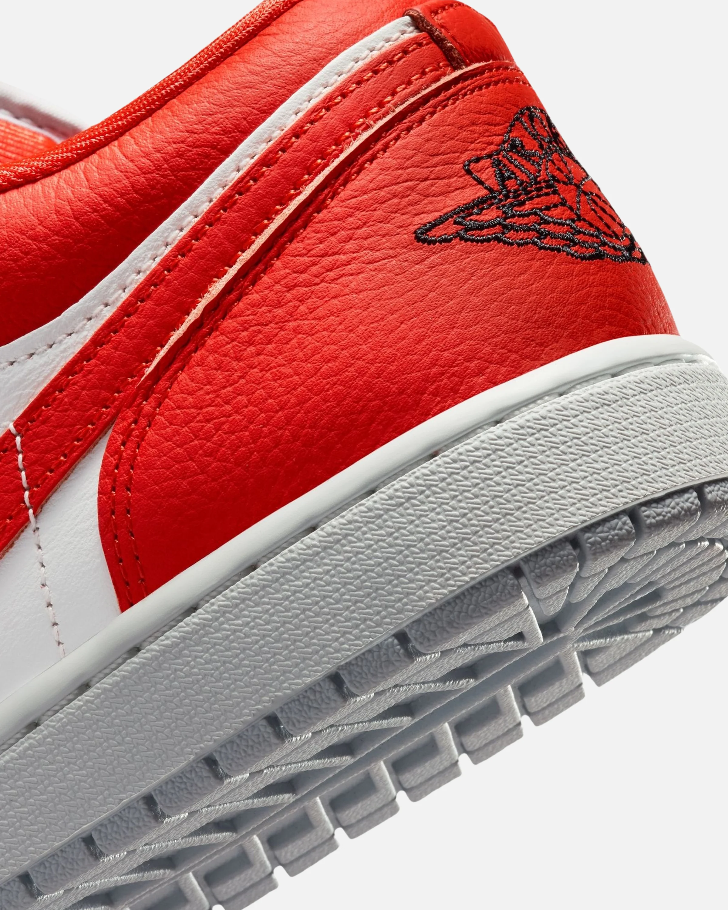 4091-jordan-aj-1-low-se-chile-red-black-7.webp JORDAN AJ 1 LOW SE - CHILE RED/ BLACK