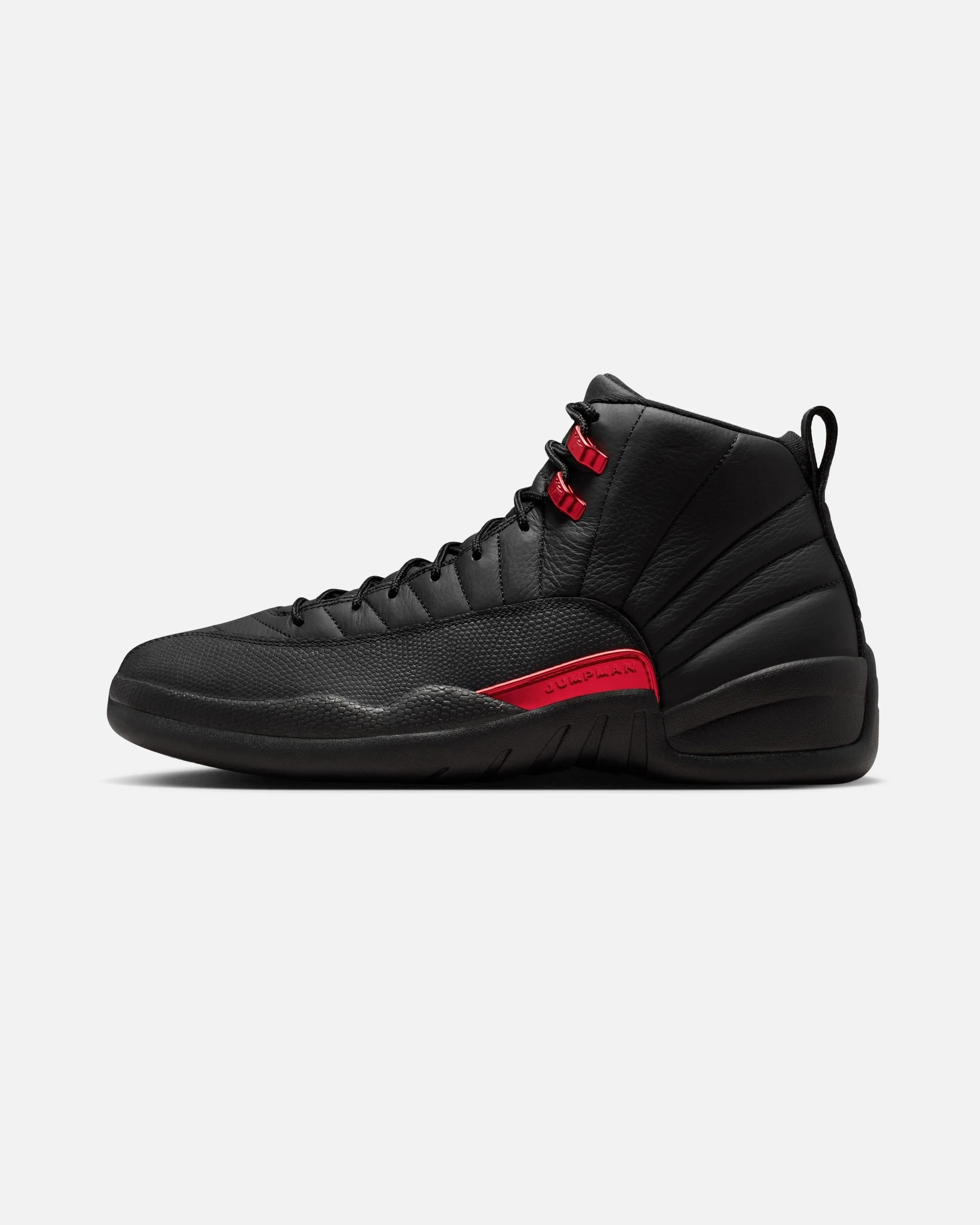 4132-jordan-aj-12-retro-black-varsity-red-2.webp JORDAN AJ 12 RETRO - BLACK/ VARSITY RED