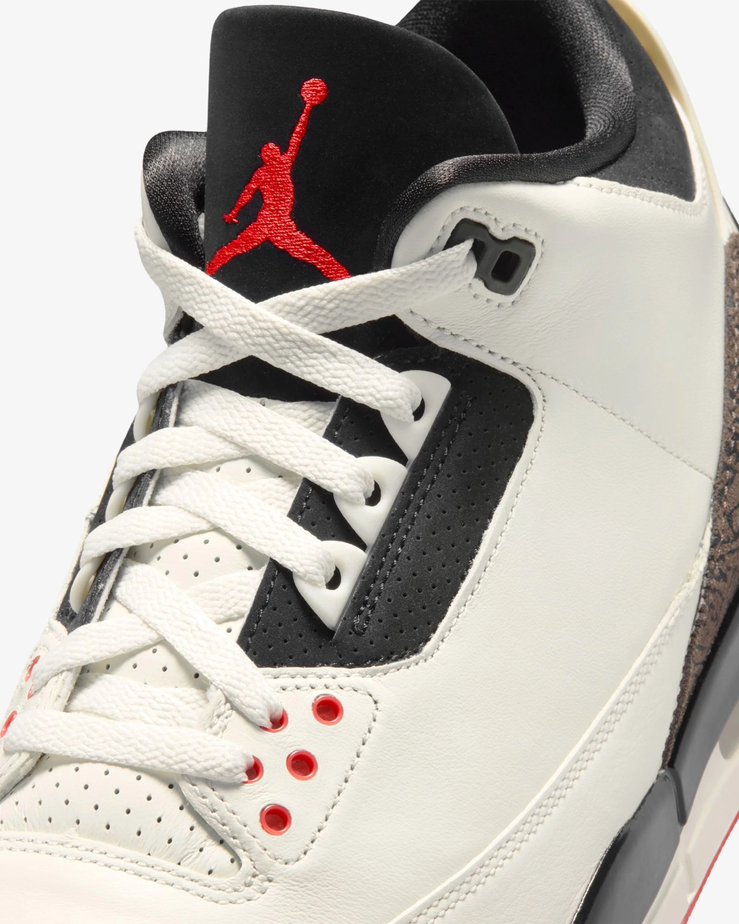 JORDAN AJ 3 RETRO - SAIL/ BLACK/ UNIVERSITY RED