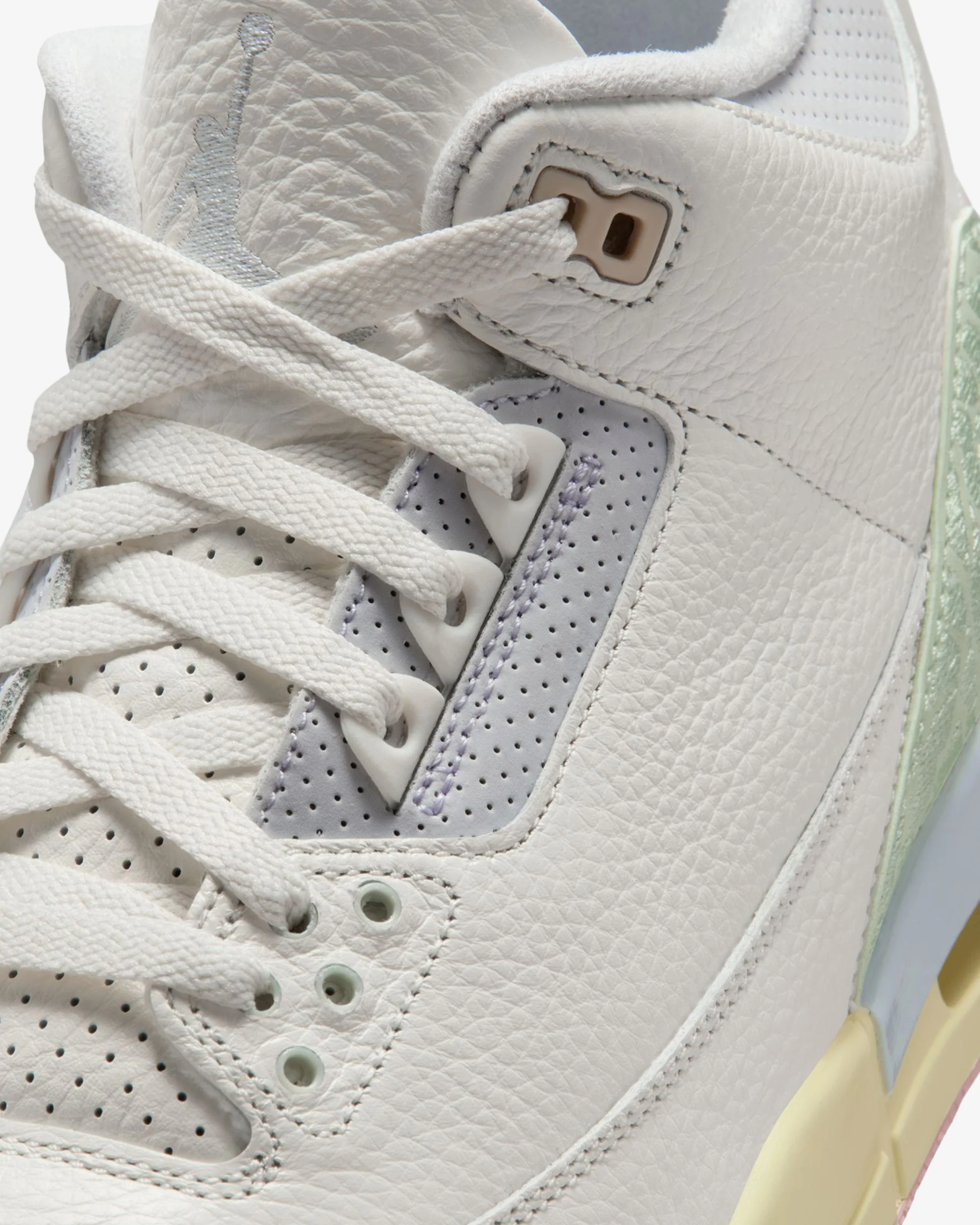 4167-jordan-aj-3-retro-sail-jade-aura-iced-carmine-6.webp JORDAN AJ 3 RETRO - SAIL/ JADE AURA/ ICED CARMINE