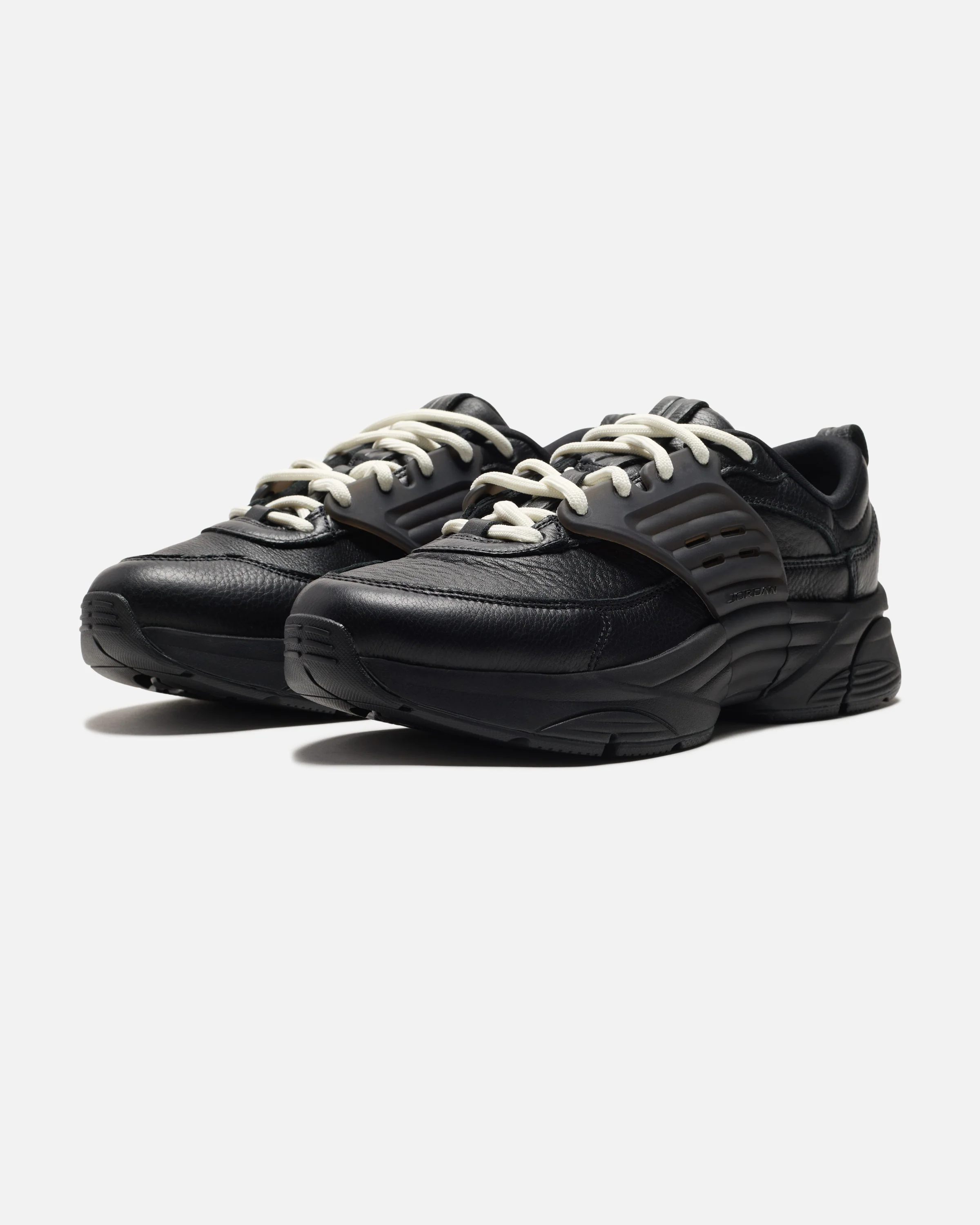 JORDAN TRUNNER O/S SP - BLACK/ SAIL