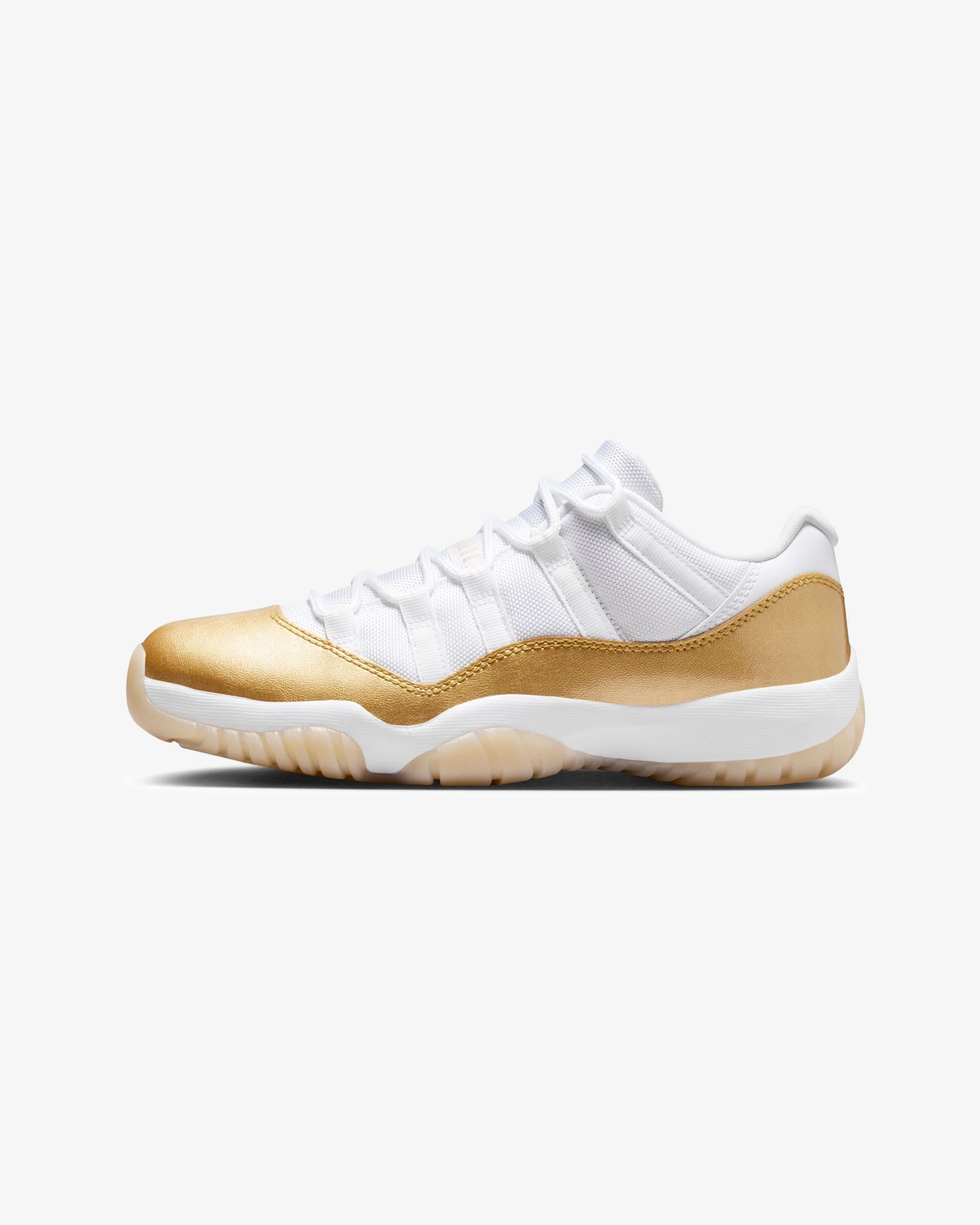 JORDAN WMNS AJ 11 RETRO LOW - WHITE/ METALLIC GOLD