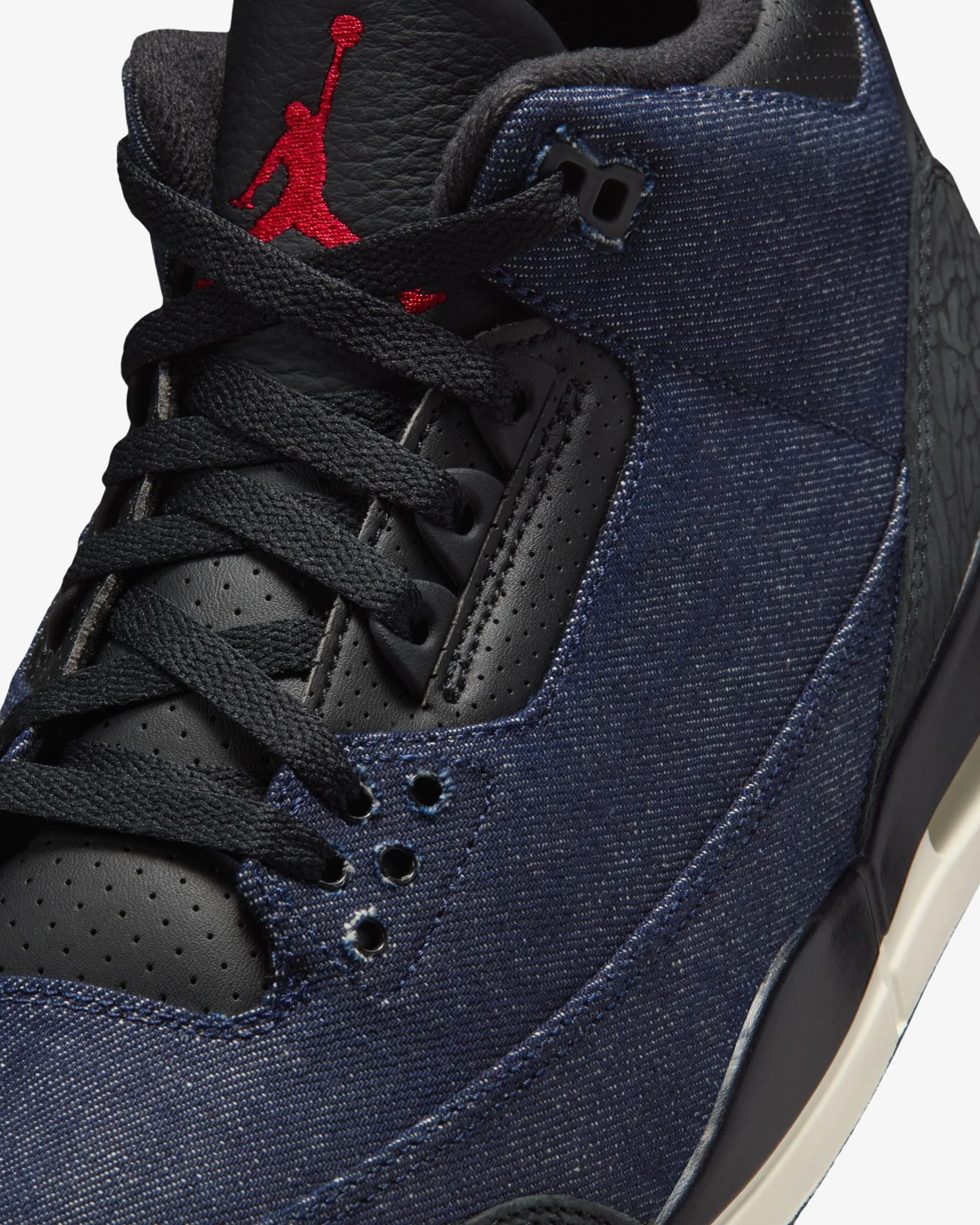 4307-jordan-x-levi-s-aj-3-retro-indigo-gym-red-8.webp JORDAN X LEVI'S® AJ 3 RETRO - INDIGO/ GYM RED