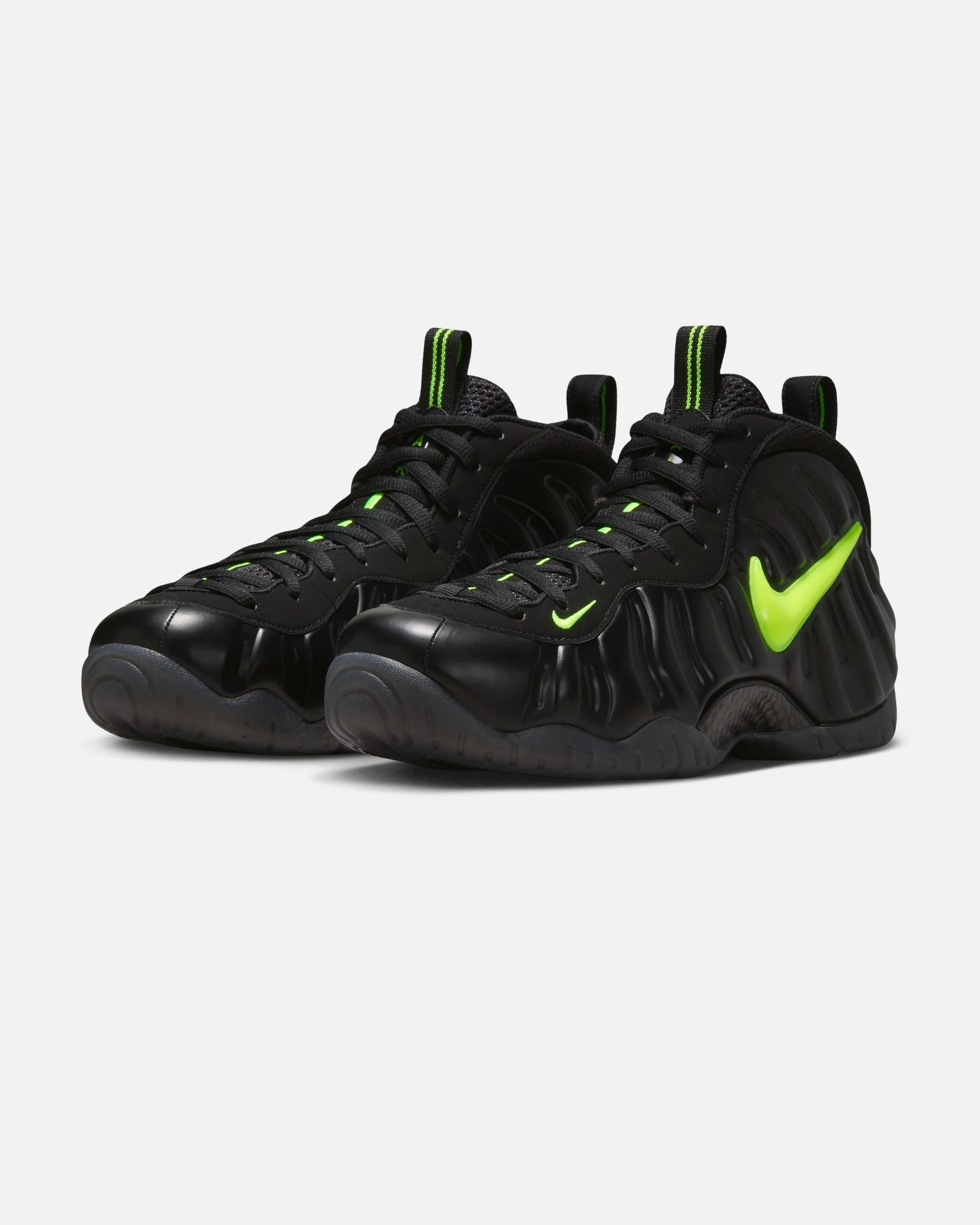 NIKE AIR FOAMPOSITE PRO - BLACK/ VOLTAGE YELLOW