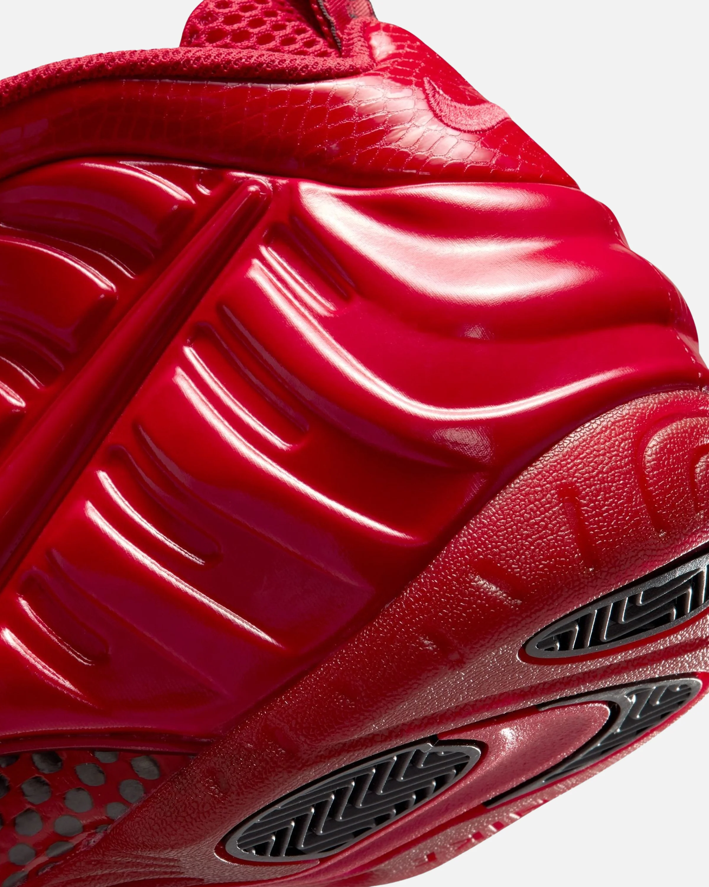 4367-nike-air-foamposite-pro-gym-red-black-7.webp NIKE AIR FOAMPOSITE PRO - GYM RED/ BLACK