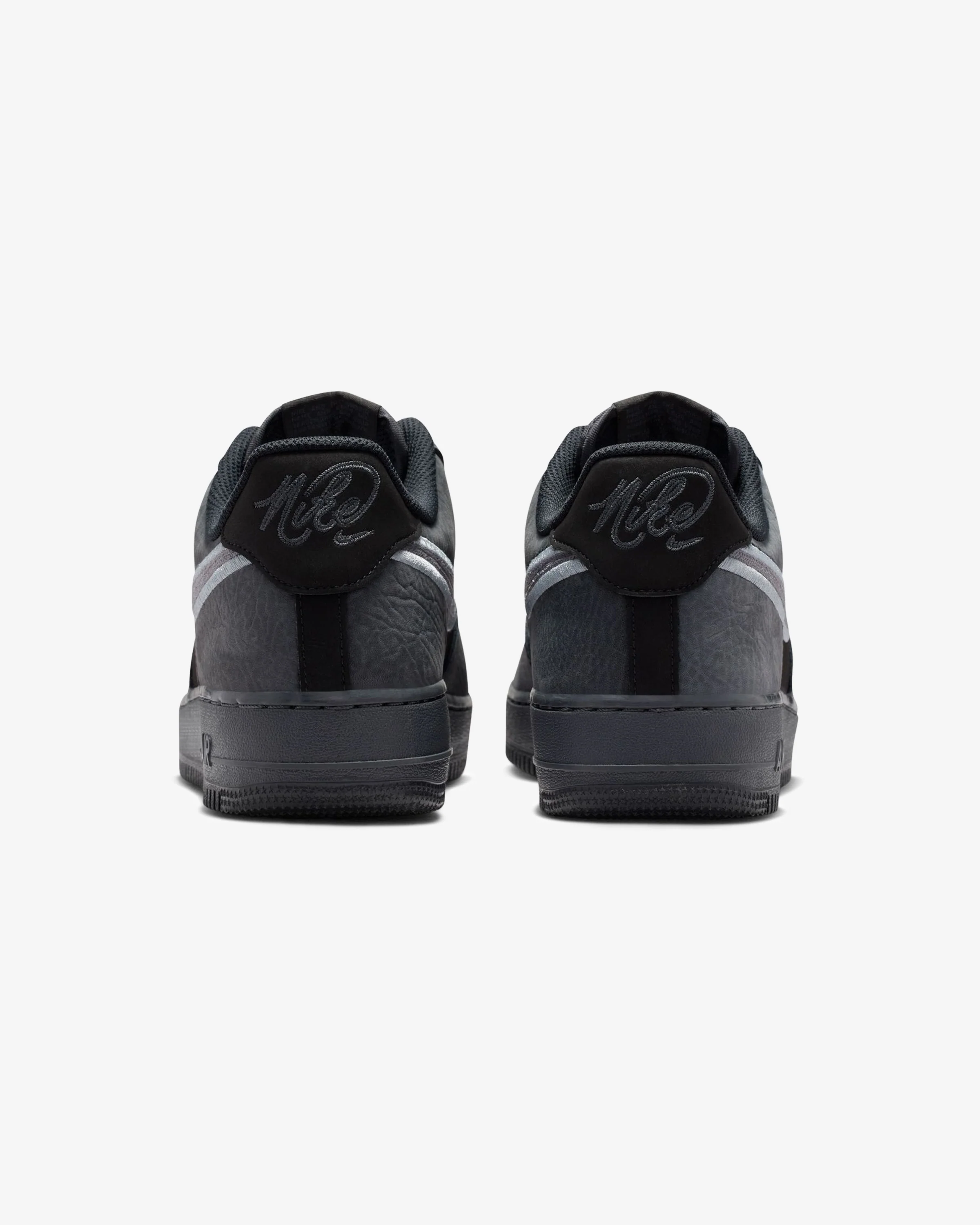 NIKE AIR FORCE 1 '07 LV8 - BLACK/DKSMOKEGREY