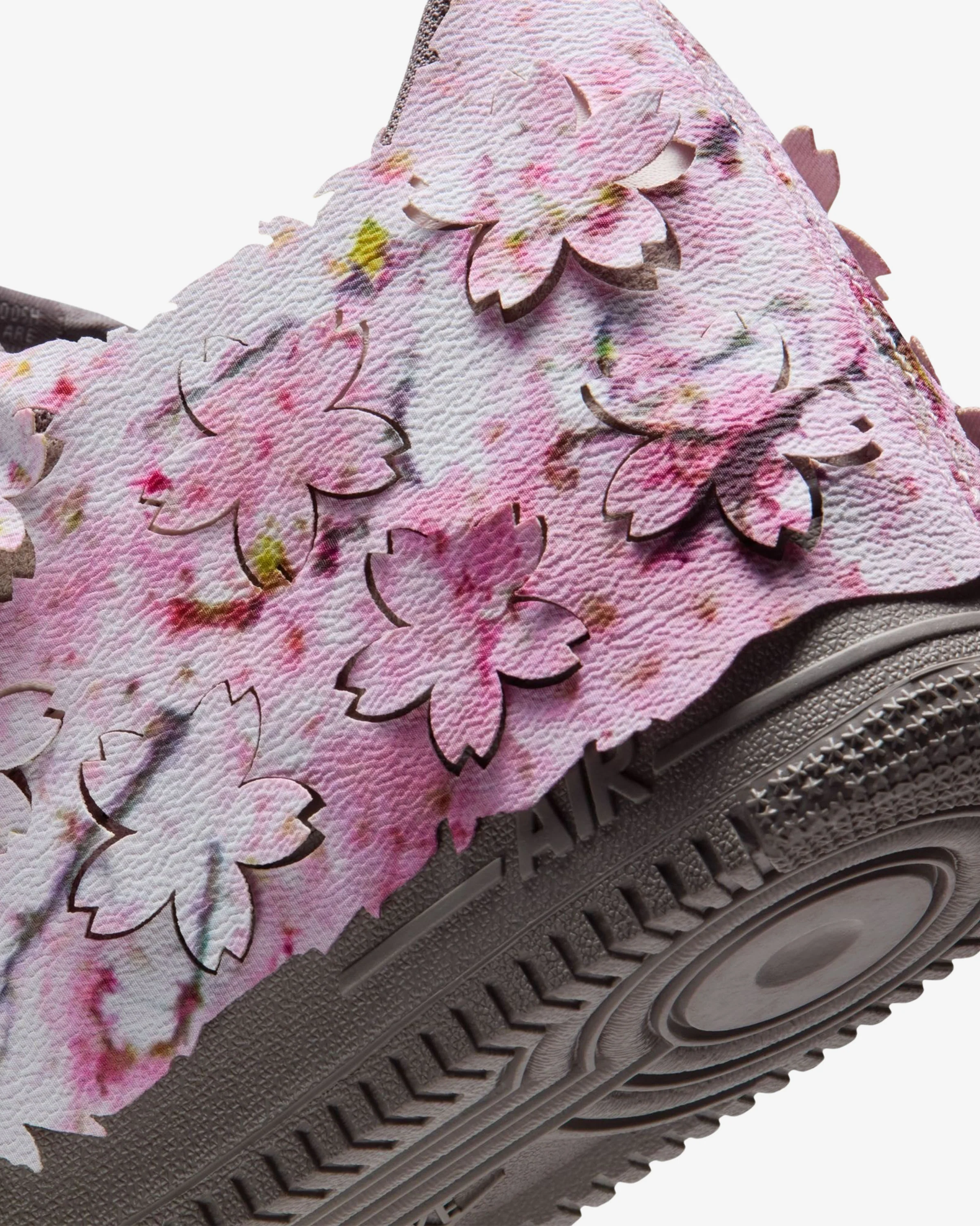 NIKE AIR FORCE 1 '07 PREMIUM - MALT/ LIGHT SOFT PINK