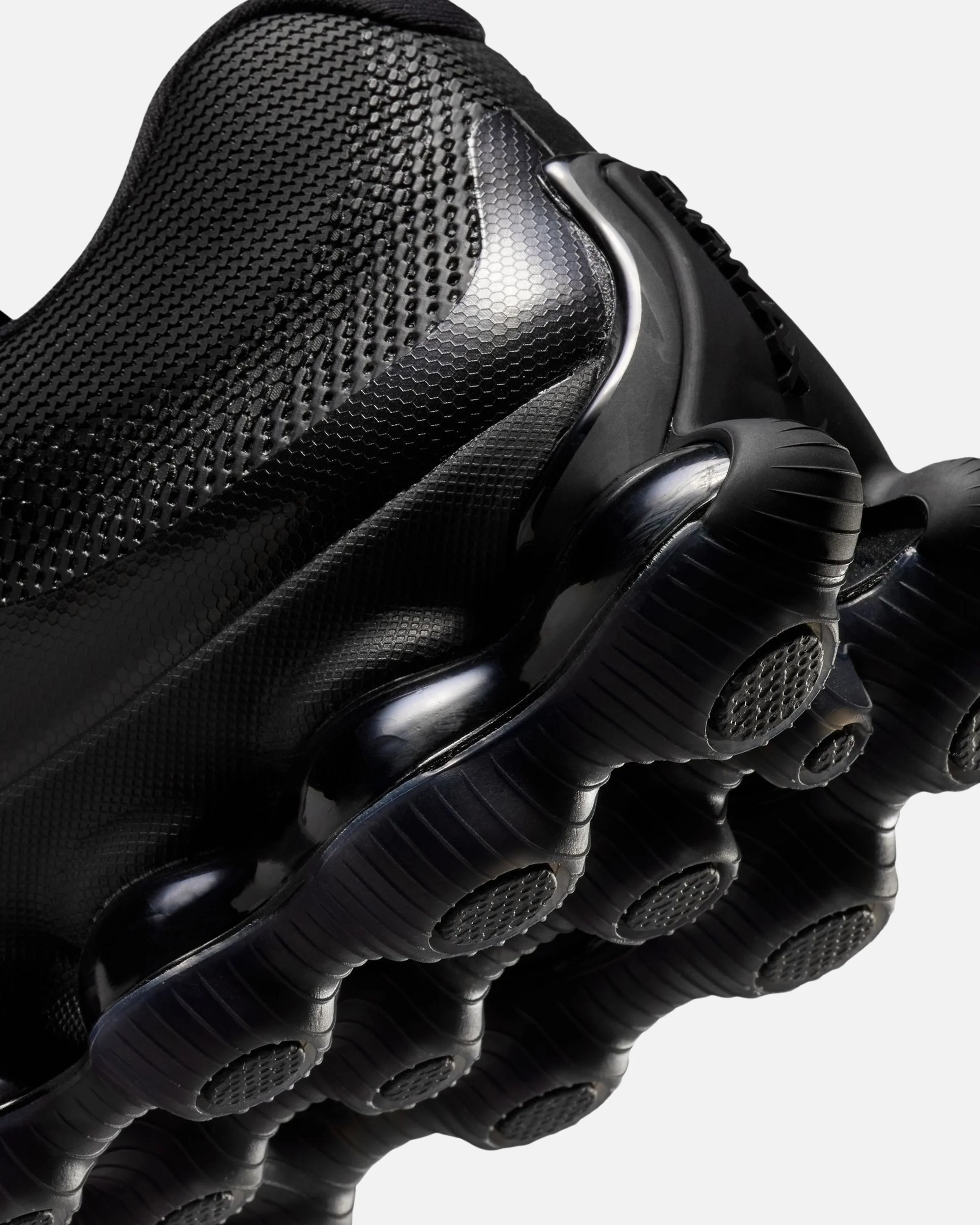 4537-nike-air-liquid-max-black-clear-metallic-silver-7.webp NIKE AIR LIQUID MAX - BLACK/ CLEAR/ METALLIC SILVER