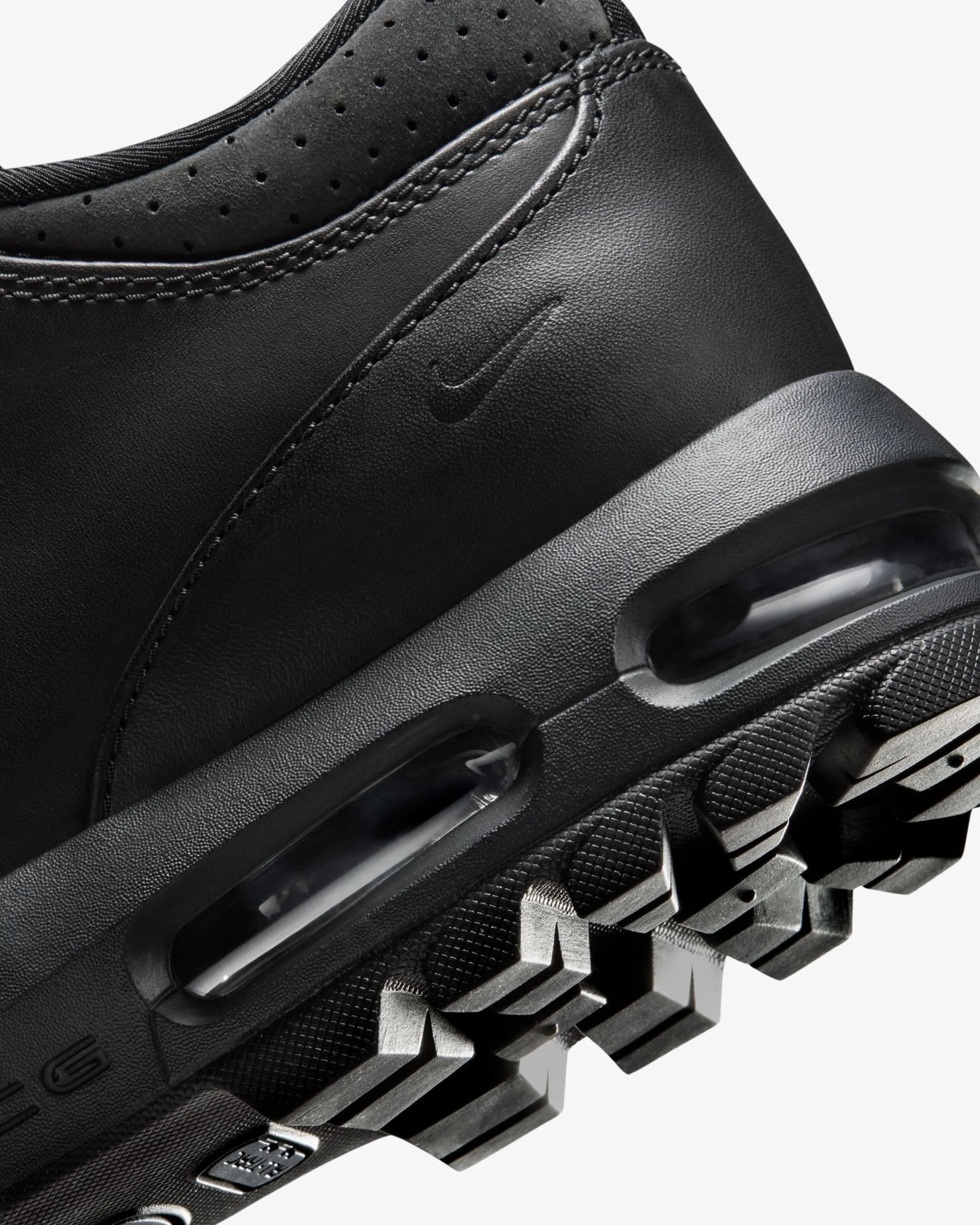 NIKE AIR MAX GOADOME LOW SP - BLACK/ WHITE