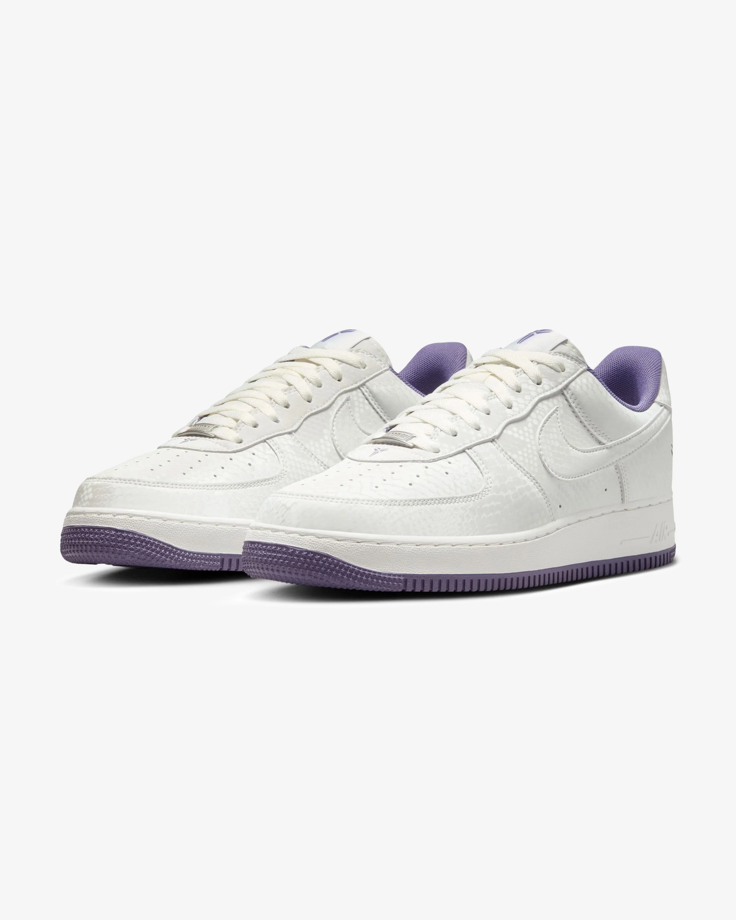 4885-nike-kobe-air-force-1-low-summit-white-daybreak-1.webp NIKE KOBE AIR FORCE 1 LOW - SUMMIT WHITE/ DAYBREAK