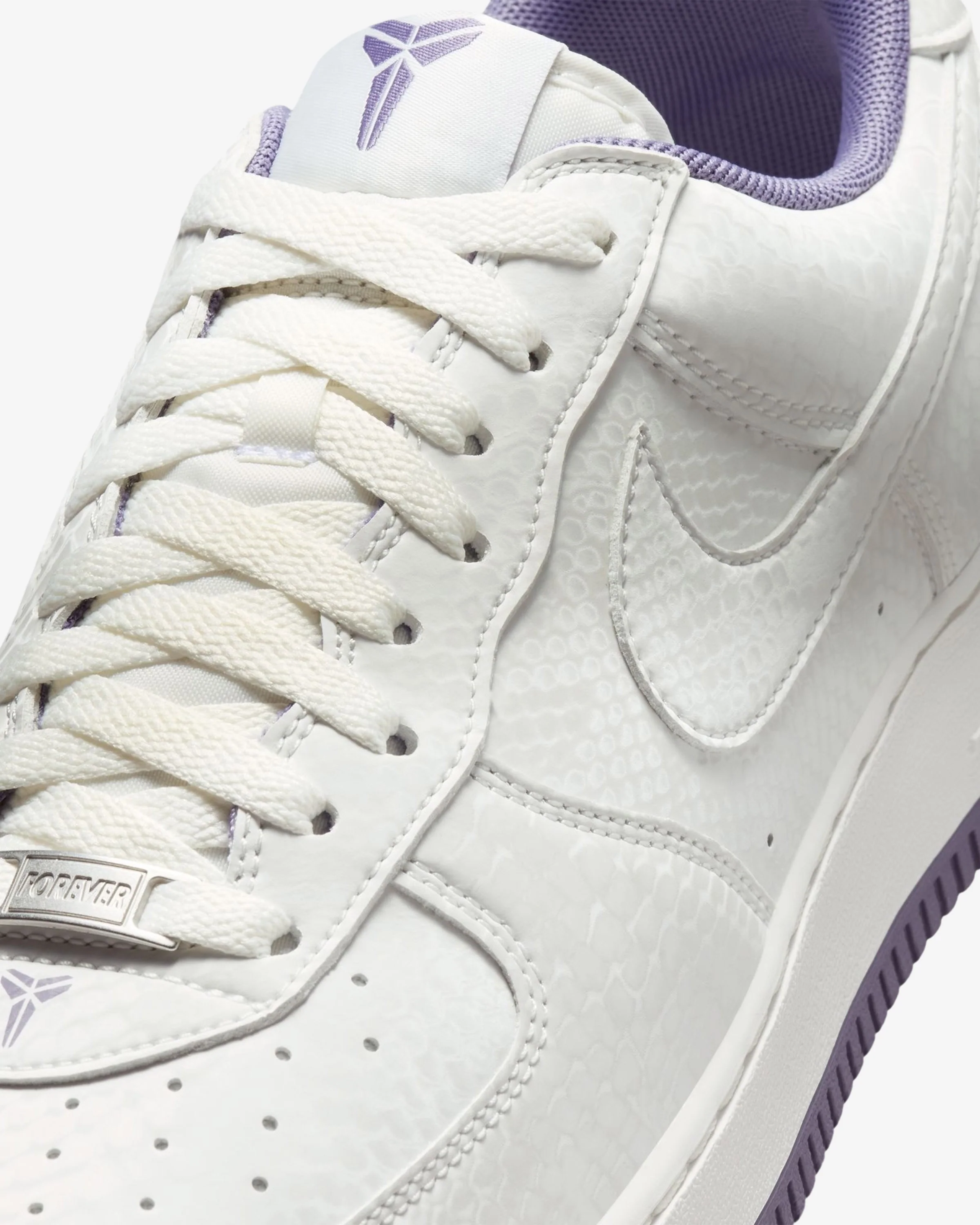 4885-nike-kobe-air-force-1-low-summit-white-daybreak-6.webp NIKE KOBE AIR FORCE 1 LOW - SUMMIT WHITE/ DAYBREAK