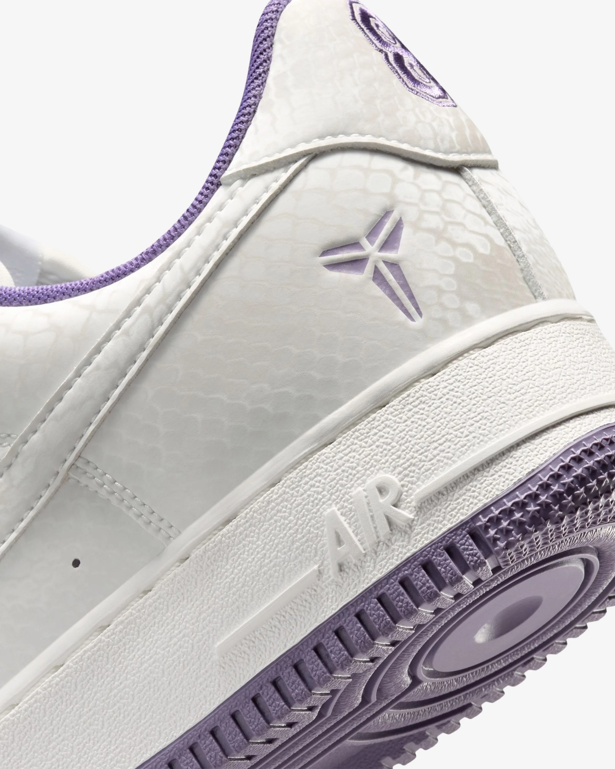 4885-nike-kobe-air-force-1-low-summit-white-daybreak-7.webp NIKE KOBE AIR FORCE 1 LOW - SUMMIT WHITE/ DAYBREAK
