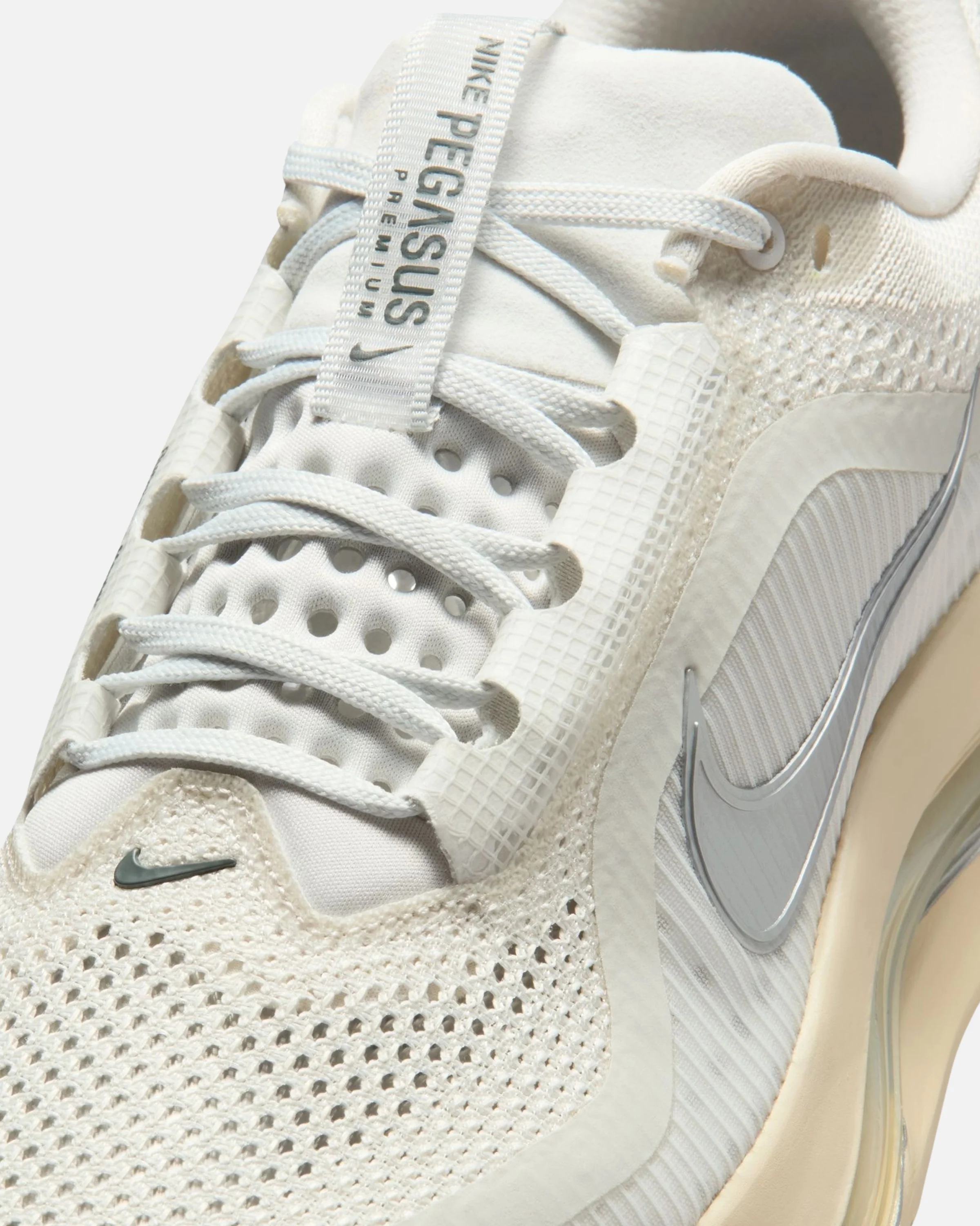 NIKE PEGASUS PREMIUM - PLATINUM TINT/ REFLECT SILVER
