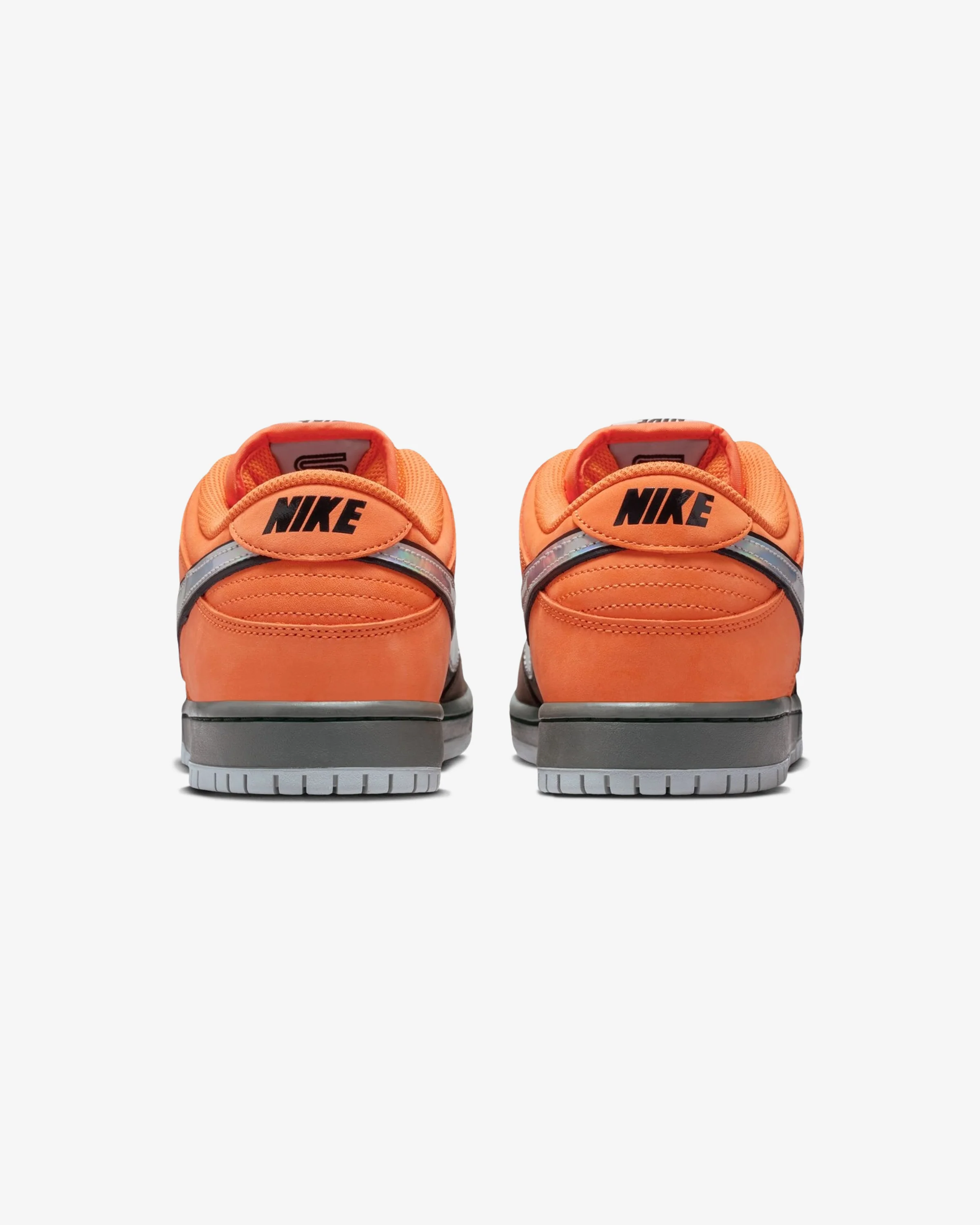 5015-nike-sb-dunk-low-pro-safety-orange-wolf-grey-3.webp NIKE SB DUNK LOW PRO - SAFETY ORANGE/ WOLF GREY