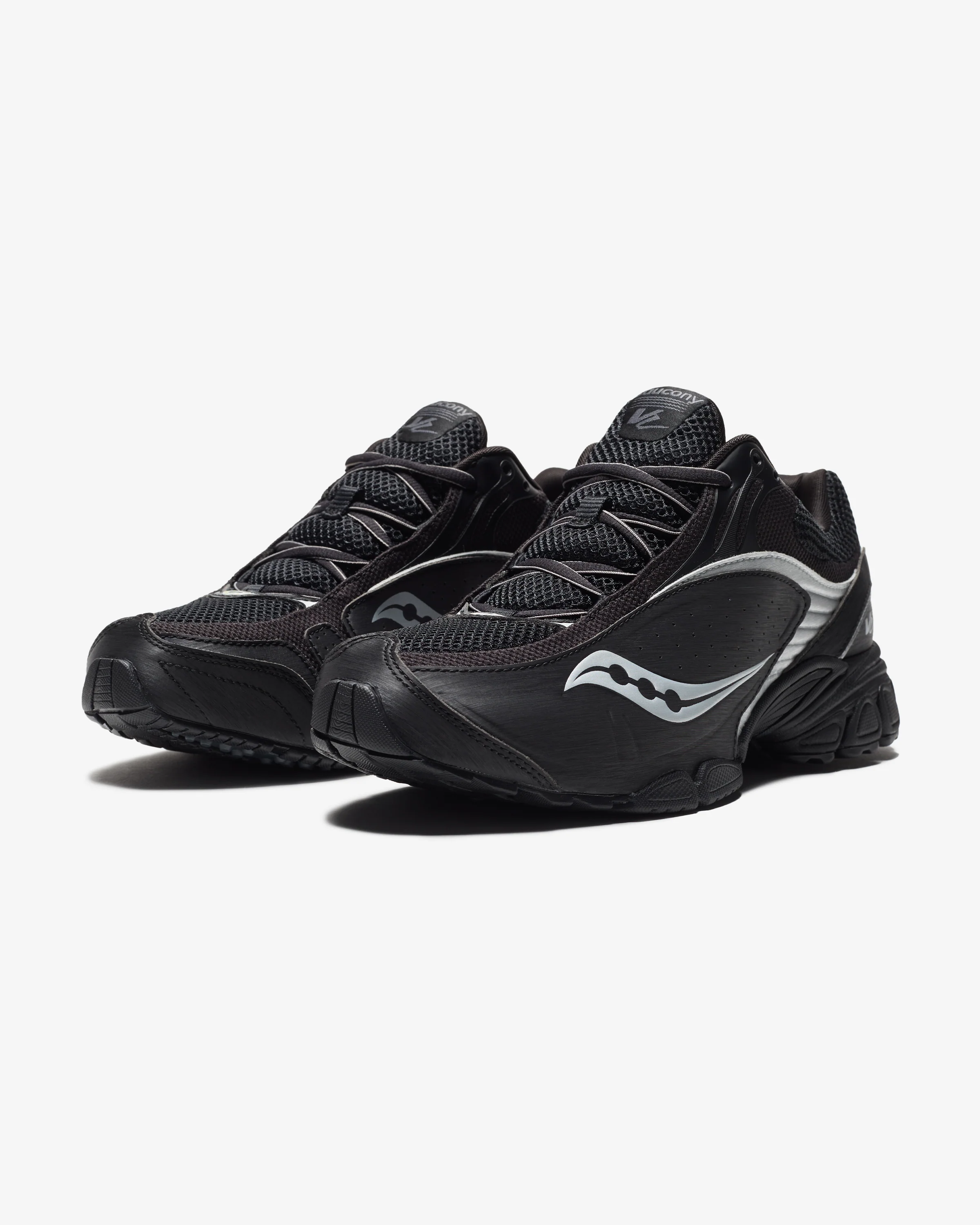 SAUCONY PROGRID V2 - BLACK/ SILVER